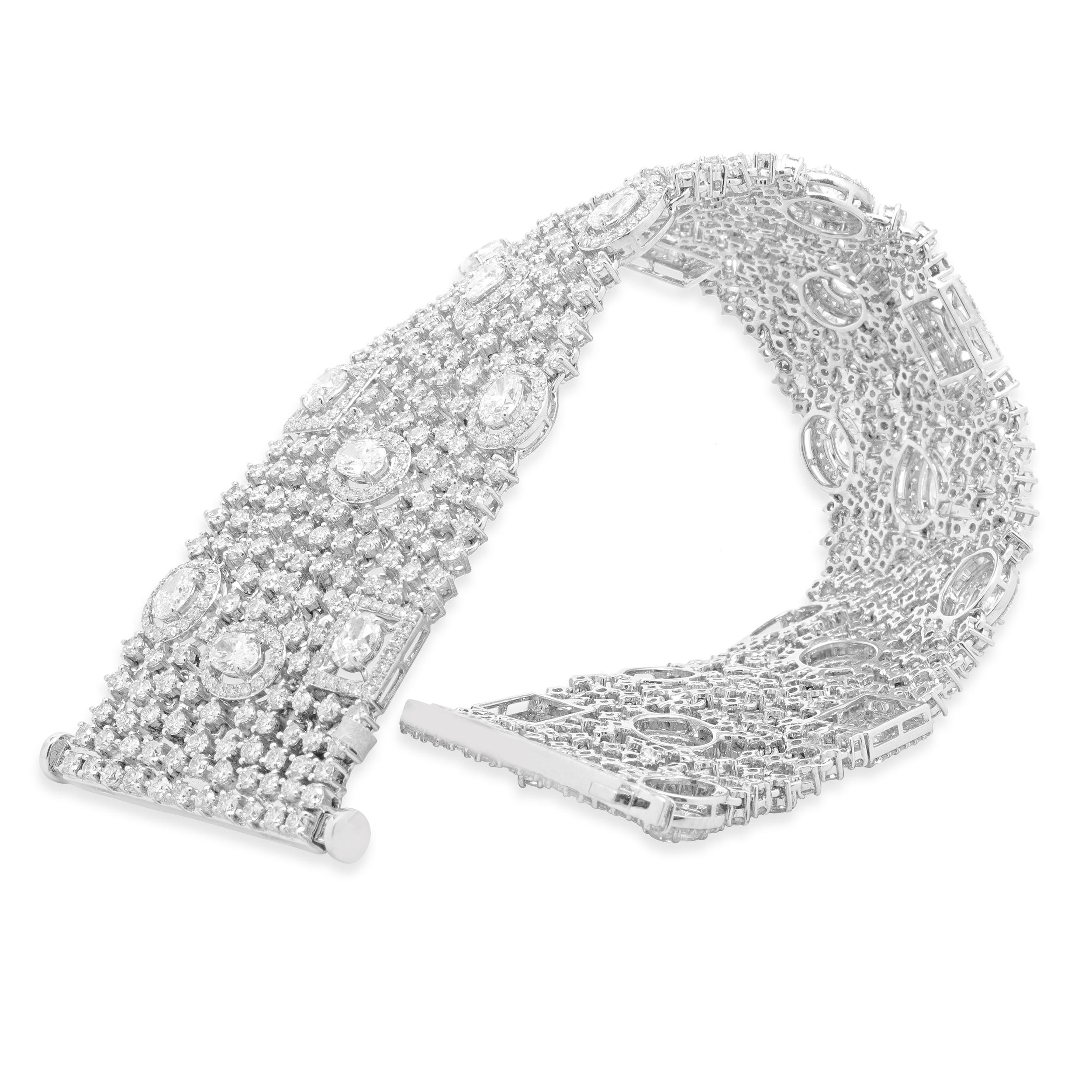 14 Karat White Gold Wide Multi Shape Diamond Bracelet In condizioni ottime in vendita a Scottsdale, AZ