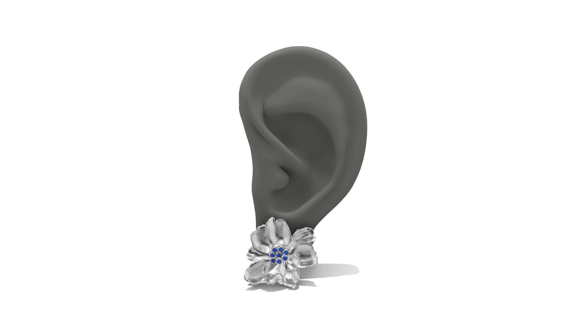 Contemporain Boucles d'oreilles fleur sauvage en or blanc 14 carats avec saphirs en vente