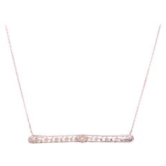 Collier pendentif en or blanc 14 carats avec barre centrale en diamant (0,05 ct. pt.)