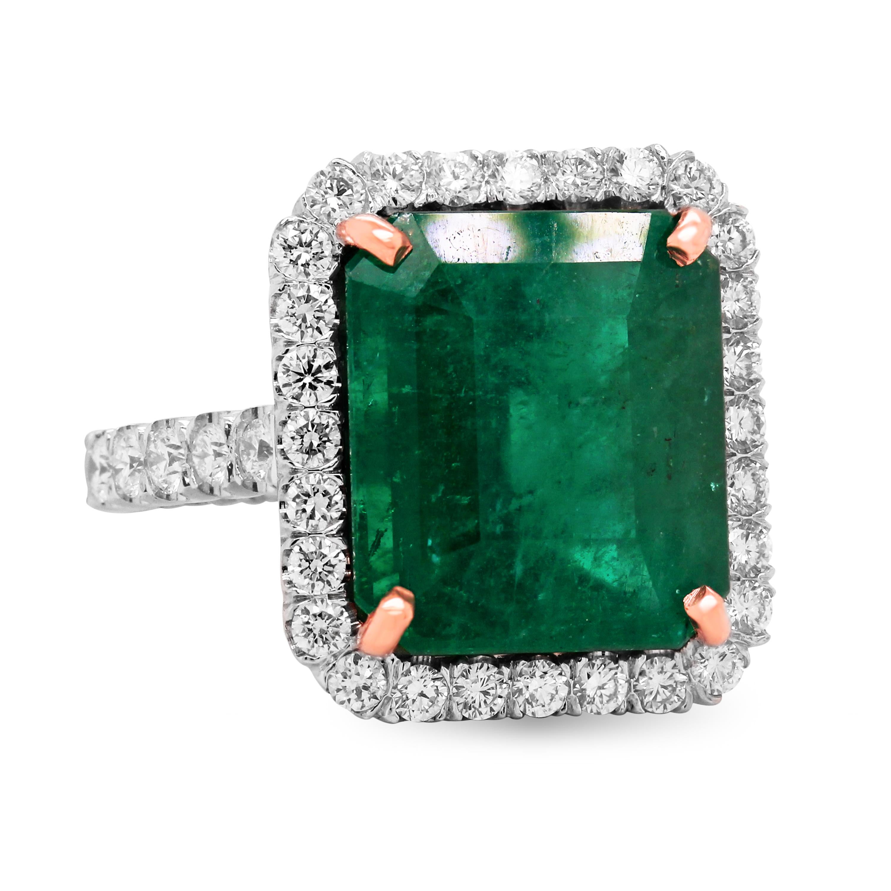 14 Karat White Rose Gold Diamond 8.90 Carat Colombian Emerald Cocktail Ring

This fine Colombian Emerald center weighs 8.90 carats. This natural Emerald has incredible color with the deep and vibrant greens.

1.13 carat diamonds total weight

Ring