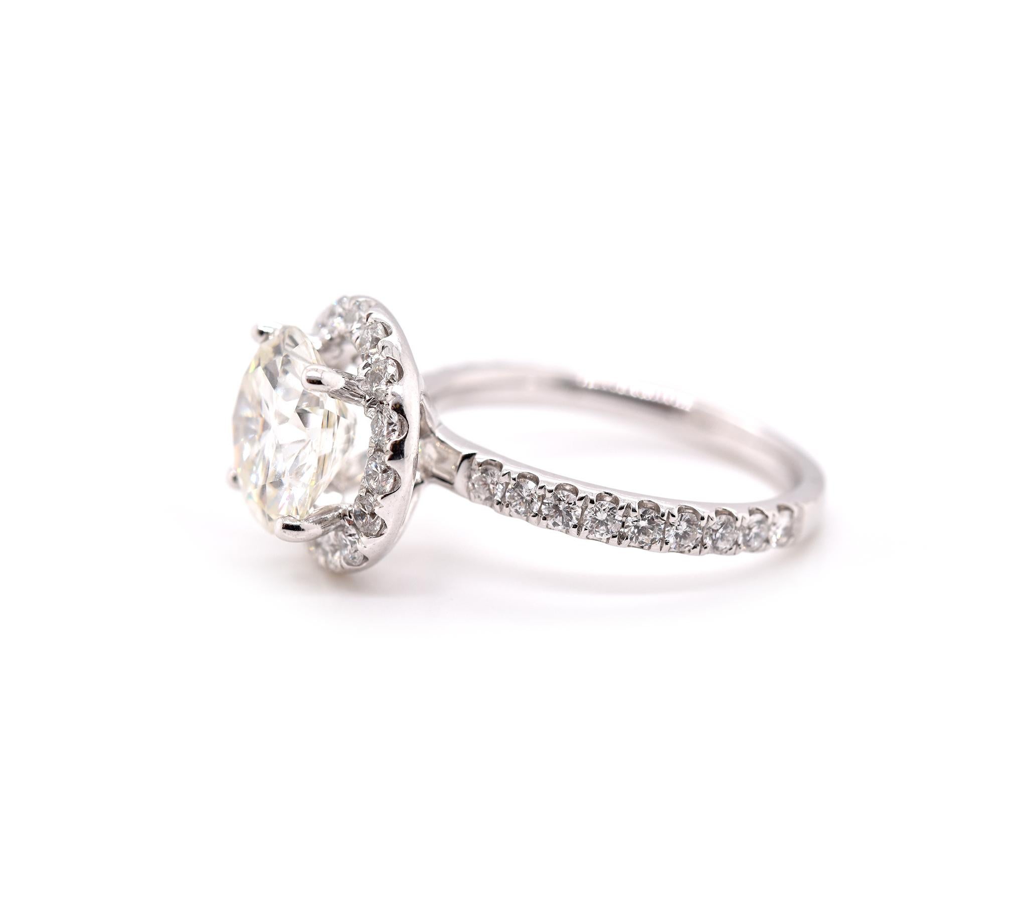 Round Cut 14 Karat White Round Brilliant Diamond Engagement Ring