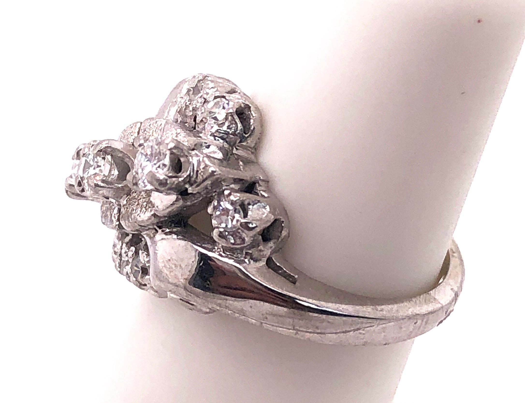 14 Karat White Semi Mount Fashion Ring with Diamond Cluster 1.25 TDW For Sale 4