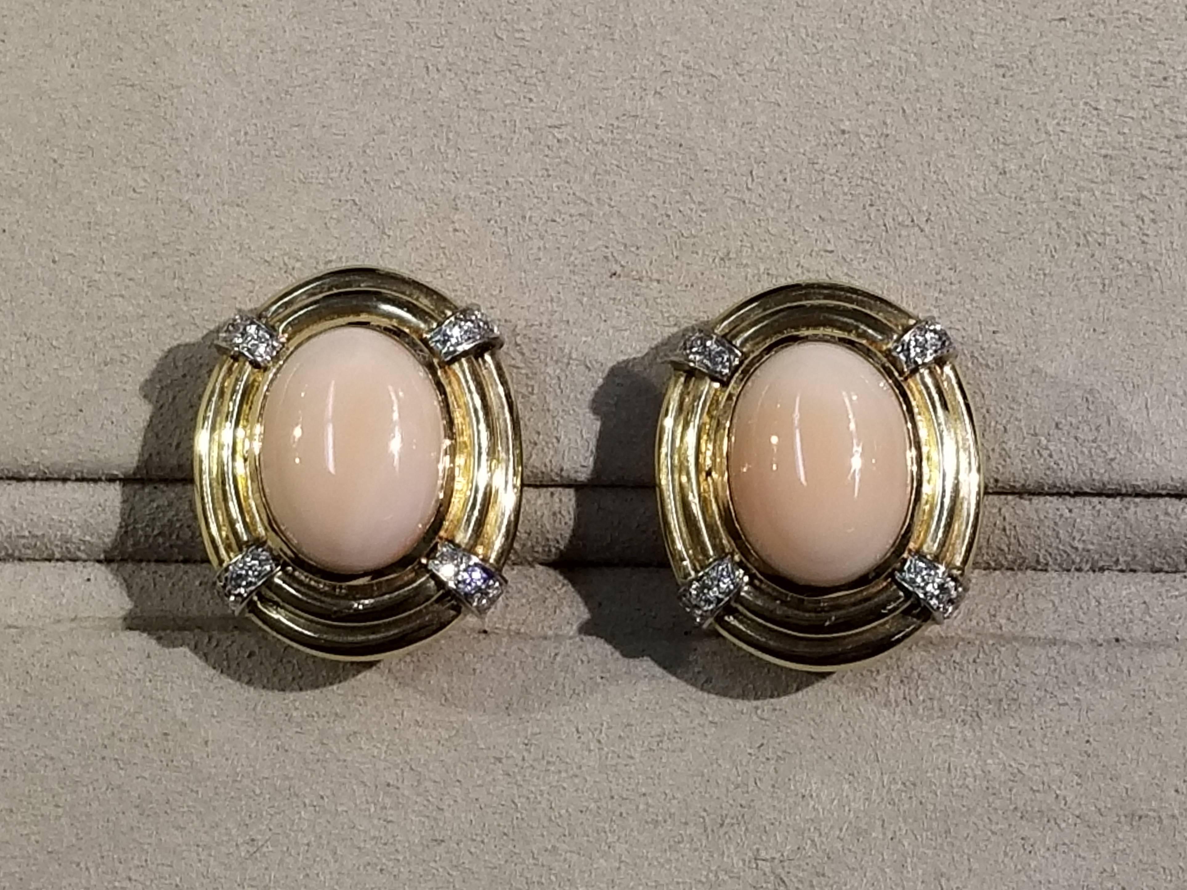 14 Karat Y/G Coral and Diamond Earrings In Excellent Condition For Sale In Santa Fe, NM