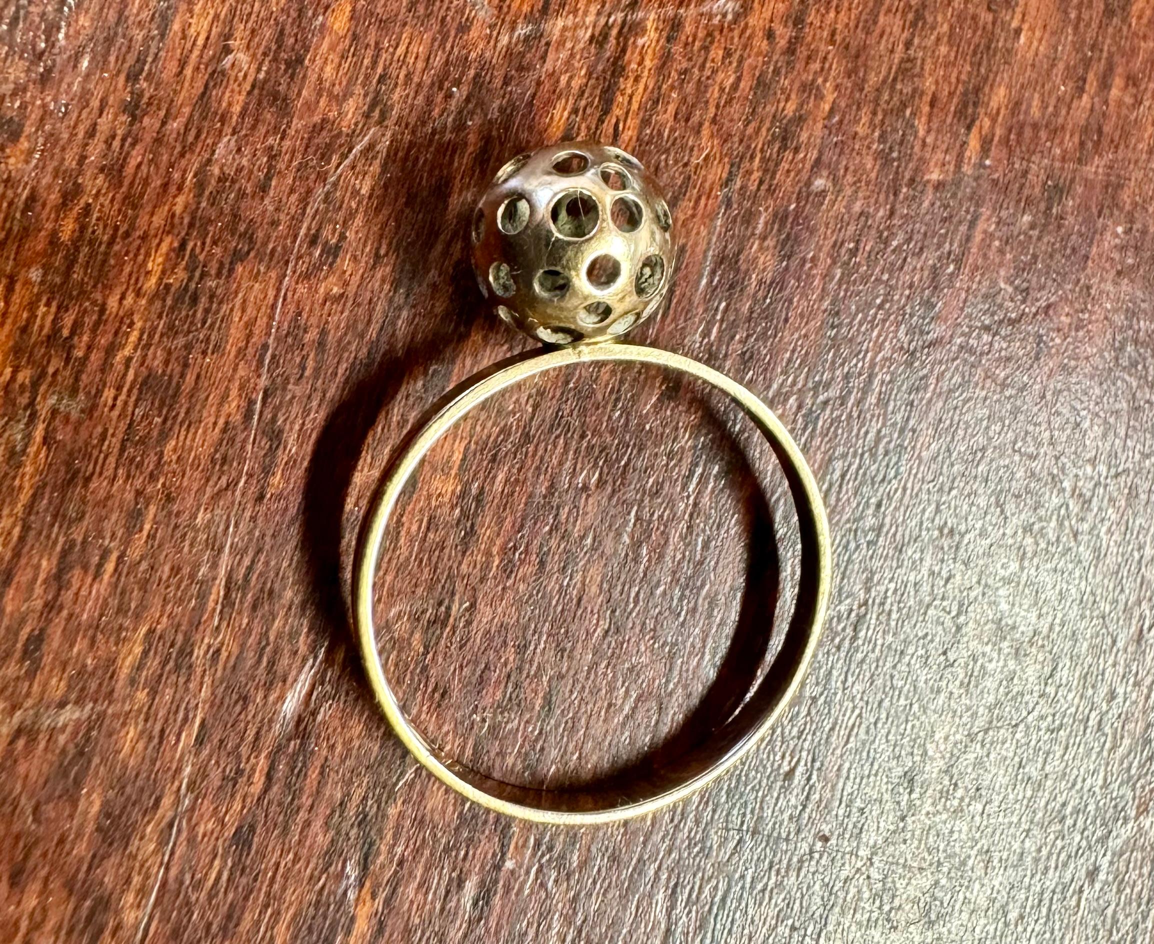 14 Karat Yellow 585 Gold Finland 1977 Liisa Vitali Ring In Good Condition For Sale In Orimattila, FI