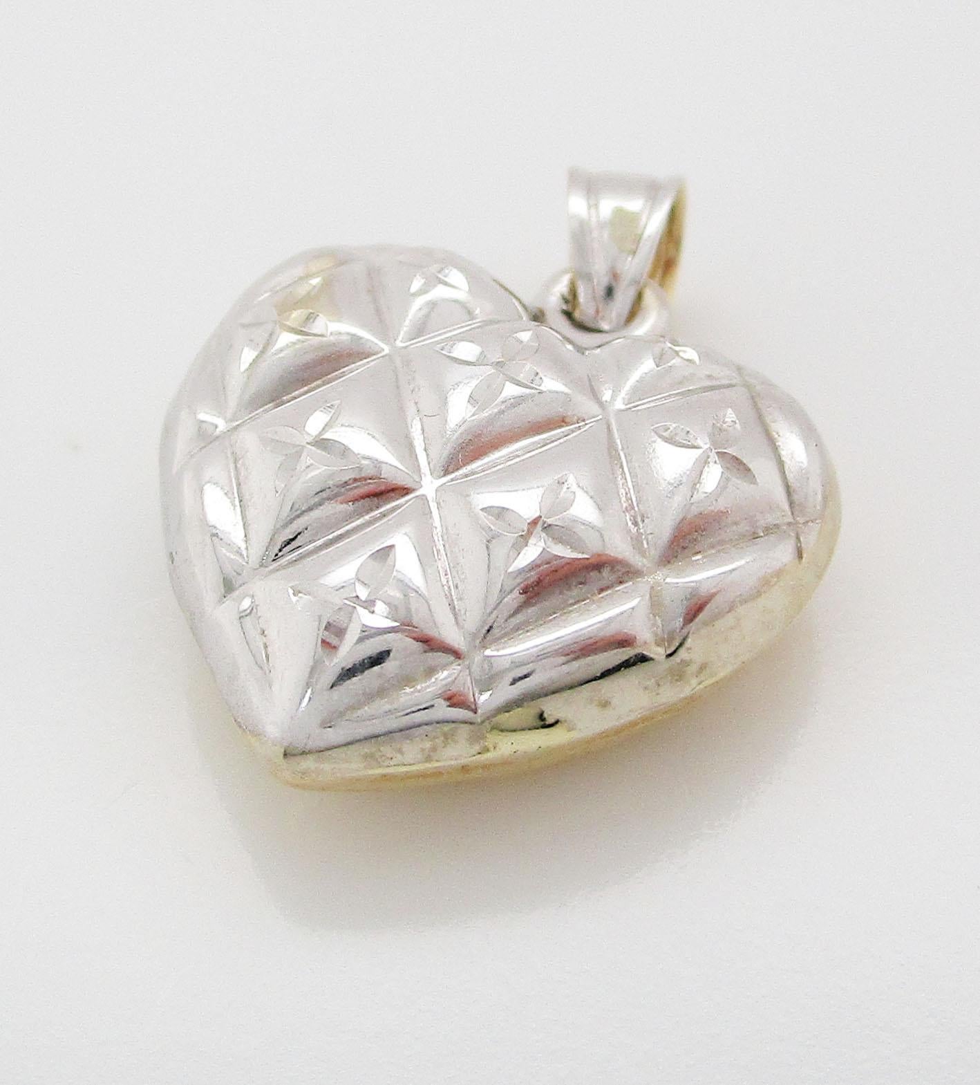14 Karat Yellow and White Gold 2 Sided Quilted Heart Charm Pendant In Excellent Condition For Sale In Lexington, KY