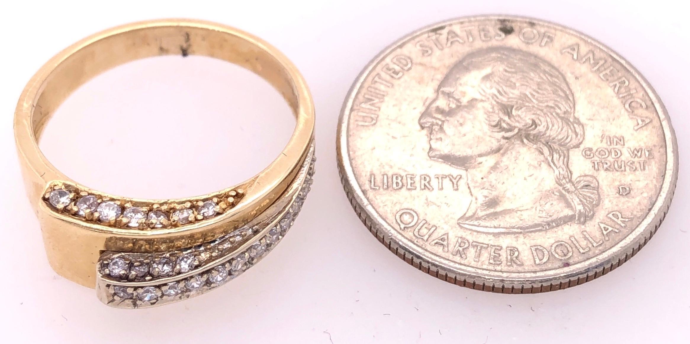Anello contemporaneo in oro giallo e bianco 14 carati e diamanti in vendita 3