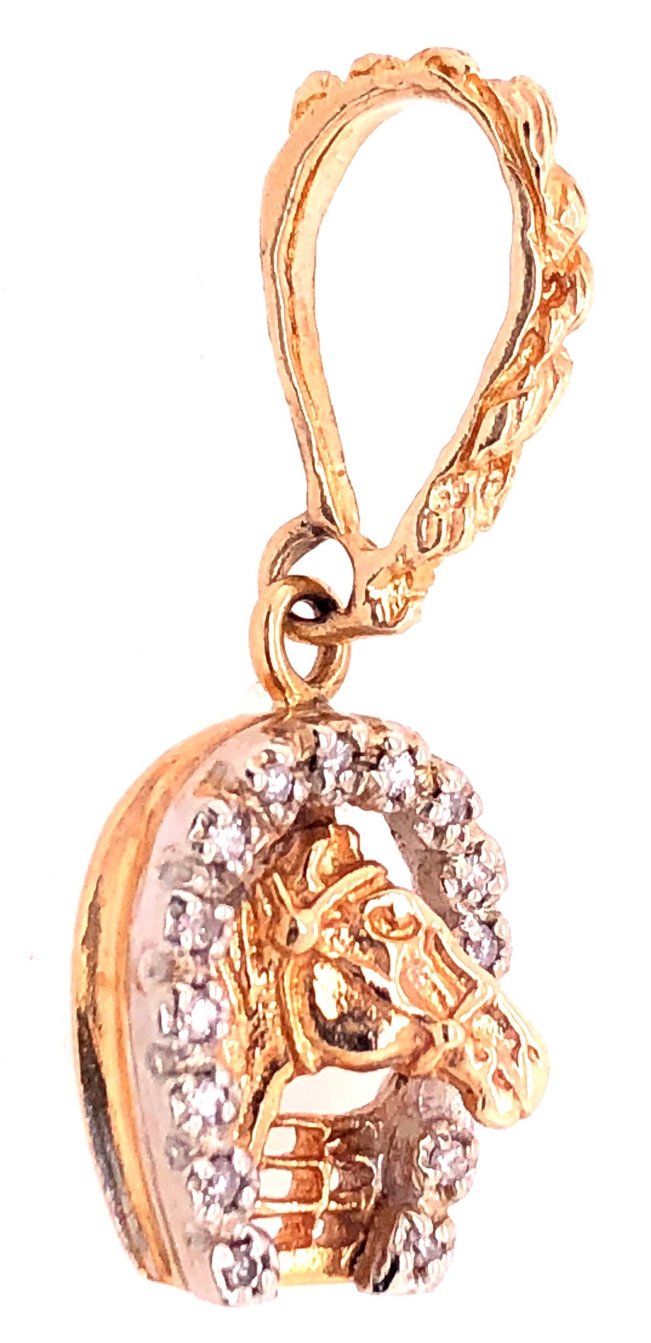 Moderne Breloque / pendentif fer à cheval en or jaune et blanc 14 carats et diamants en vente