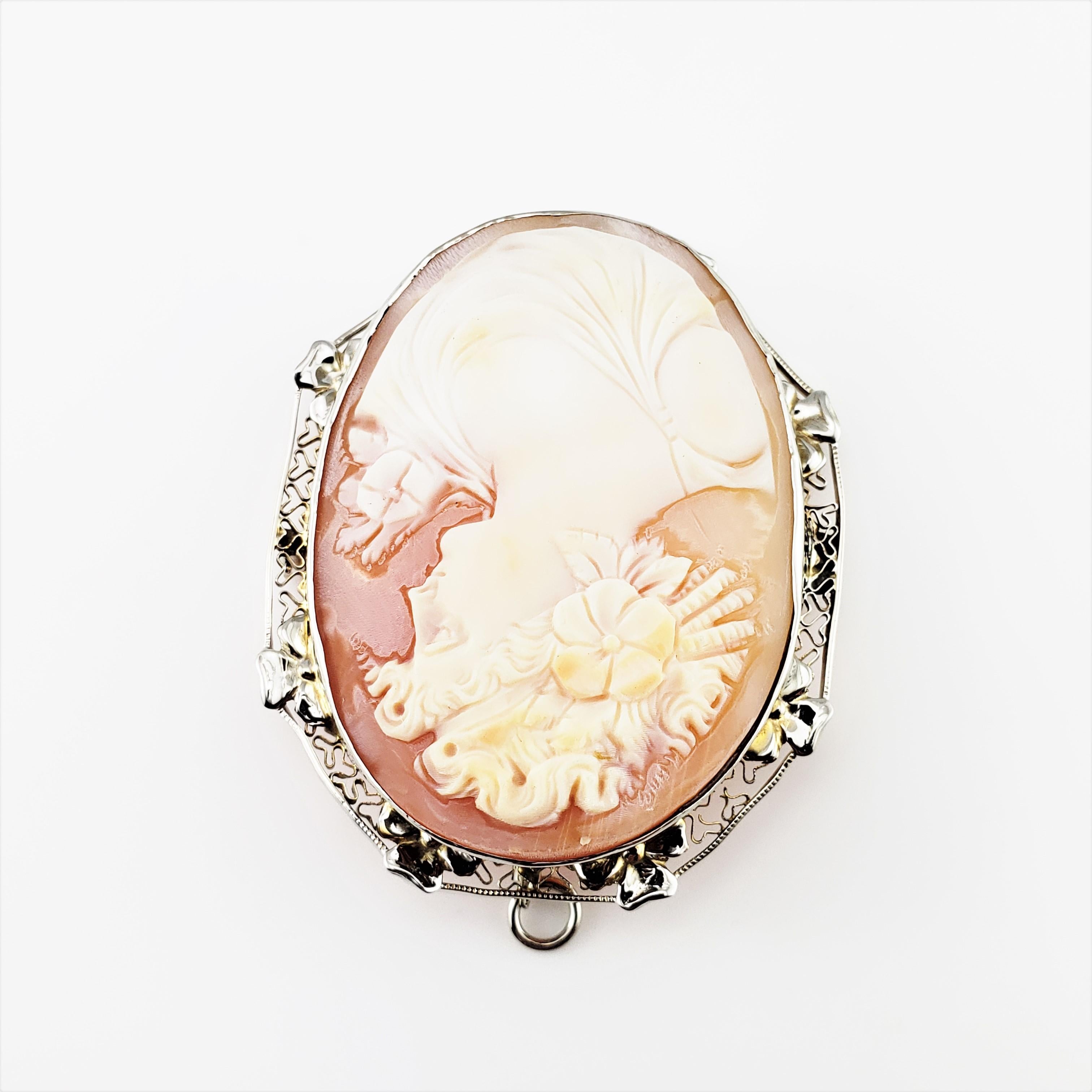 14 Karat Yellow and White Gold Cameo Brooch/Pendant In Good Condition For Sale In Washington Depot, CT