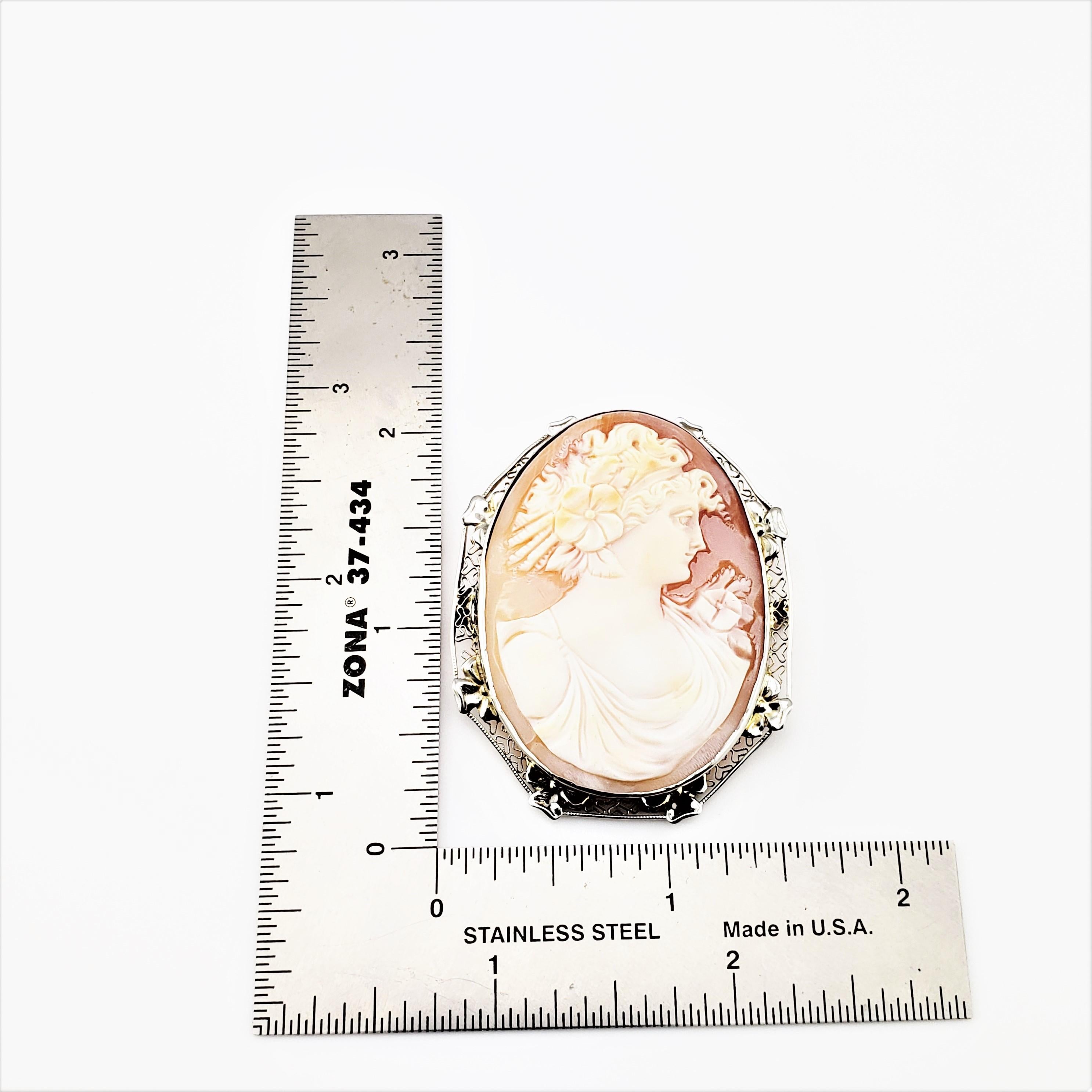 14 Karat Yellow and White Gold Cameo Brooch/Pendant For Sale 3