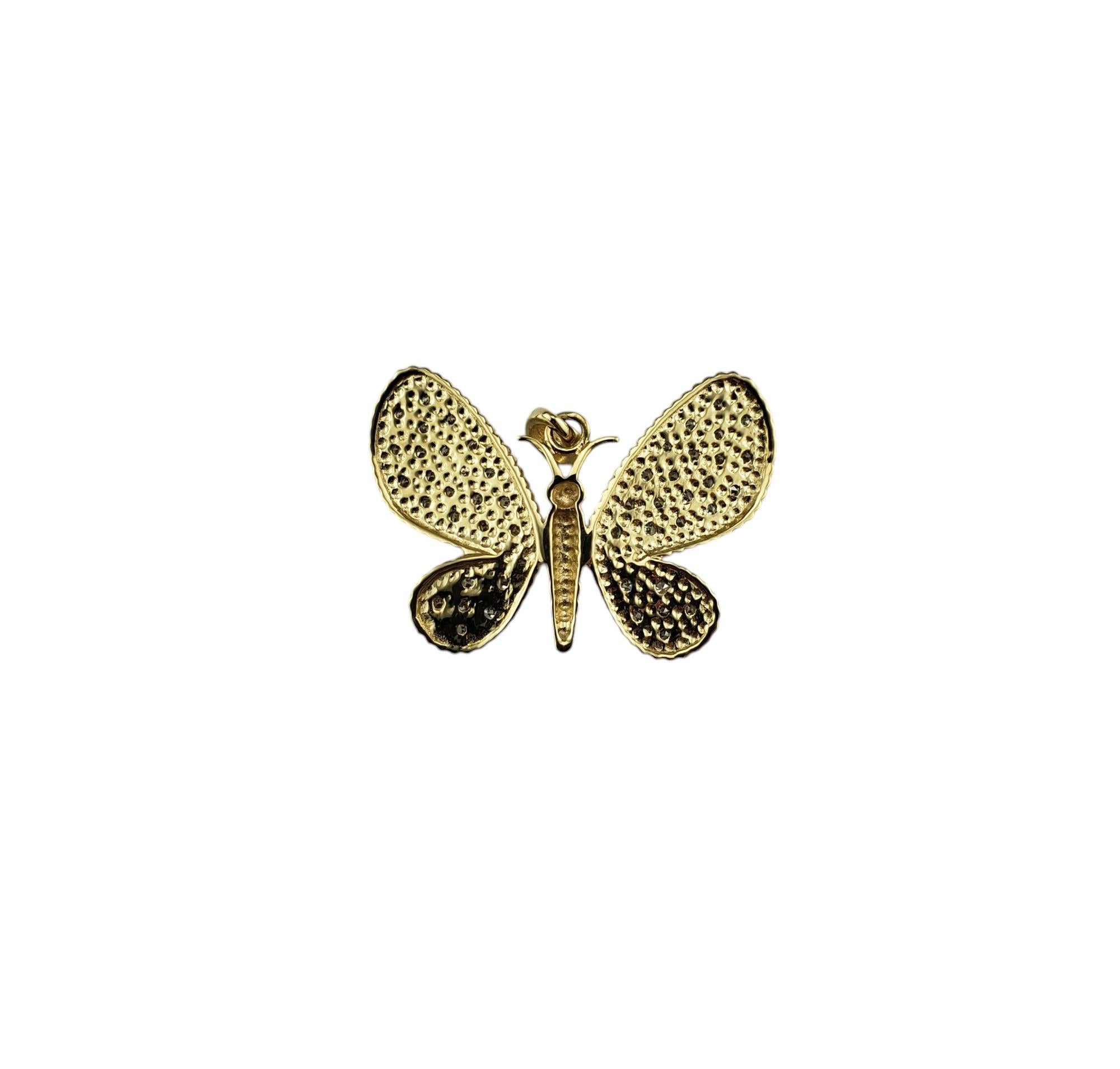 Taille simple Pendentif papillon en or jaune et blanc 14 carats avec diamants #19743 en vente
