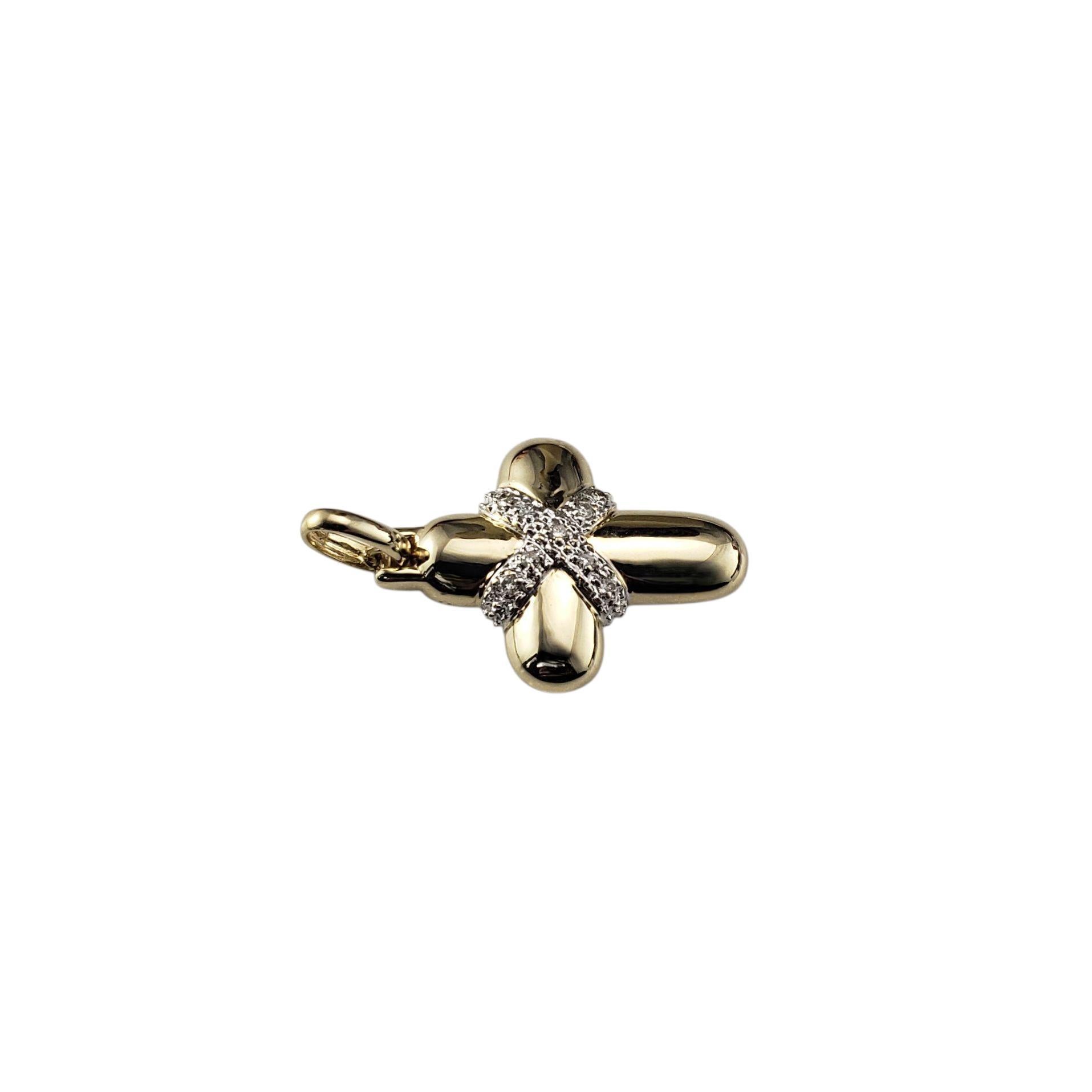 Taglio brillante 14 Karat Yellow and White Gold Diamond Cross Pendant #21867 in vendita