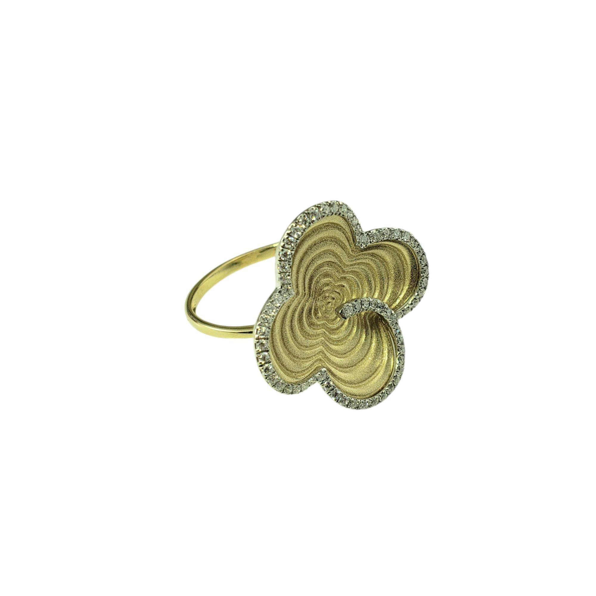 Brilliant Cut 14 Karat Yellow and White Gold Diamond Flower Ring Size 9-9.25 #21379 For Sale