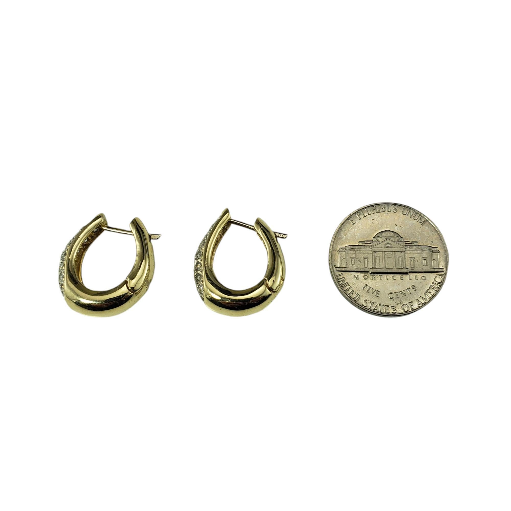 Orecchini a cerchio con diamanti in oro giallo e bianco 14 carati #19256 In condizioni buone in vendita a Washington Depot, CT