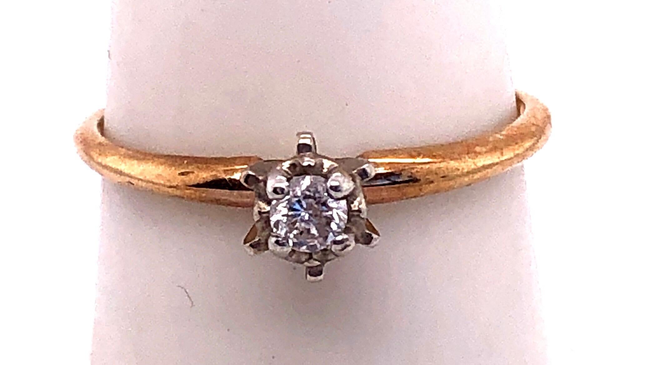 14 Karat Yellow and White Gold Engagement Ring In Good Condition For Sale In Stamford, CT