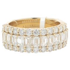 14 Karat Gelbgold Ring mit rundem und Baguette-Diamant