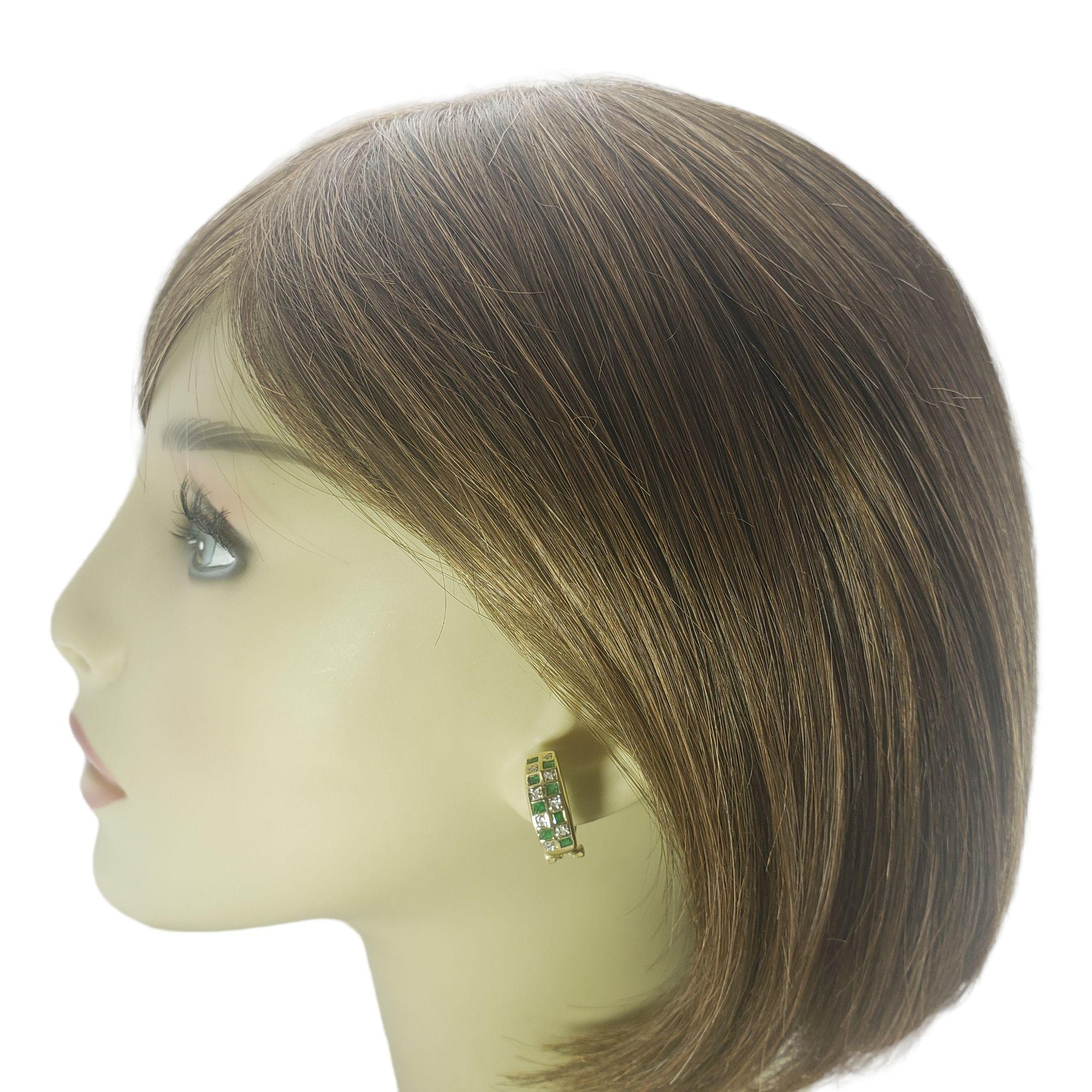 14 Karat Gelbe Smaragd- und Diamant-Ohrringe Damen im Angebot