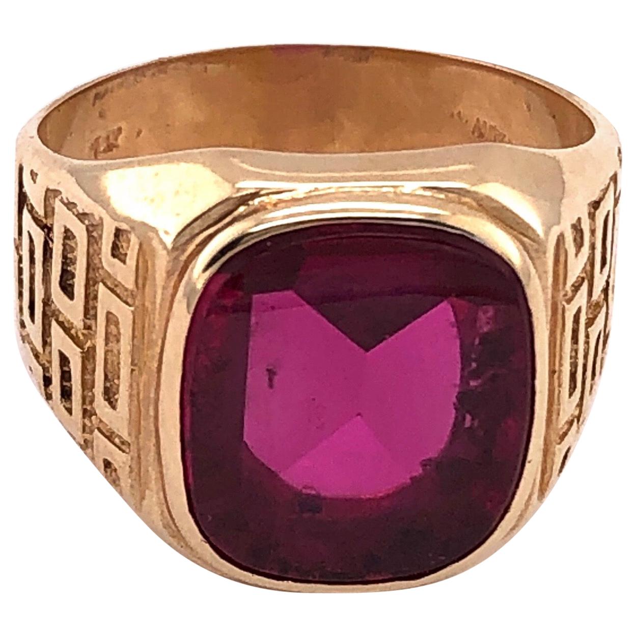 Anillo de Moda Solitario de Oro Amarillo Grabado de 14 Kilates y Granate