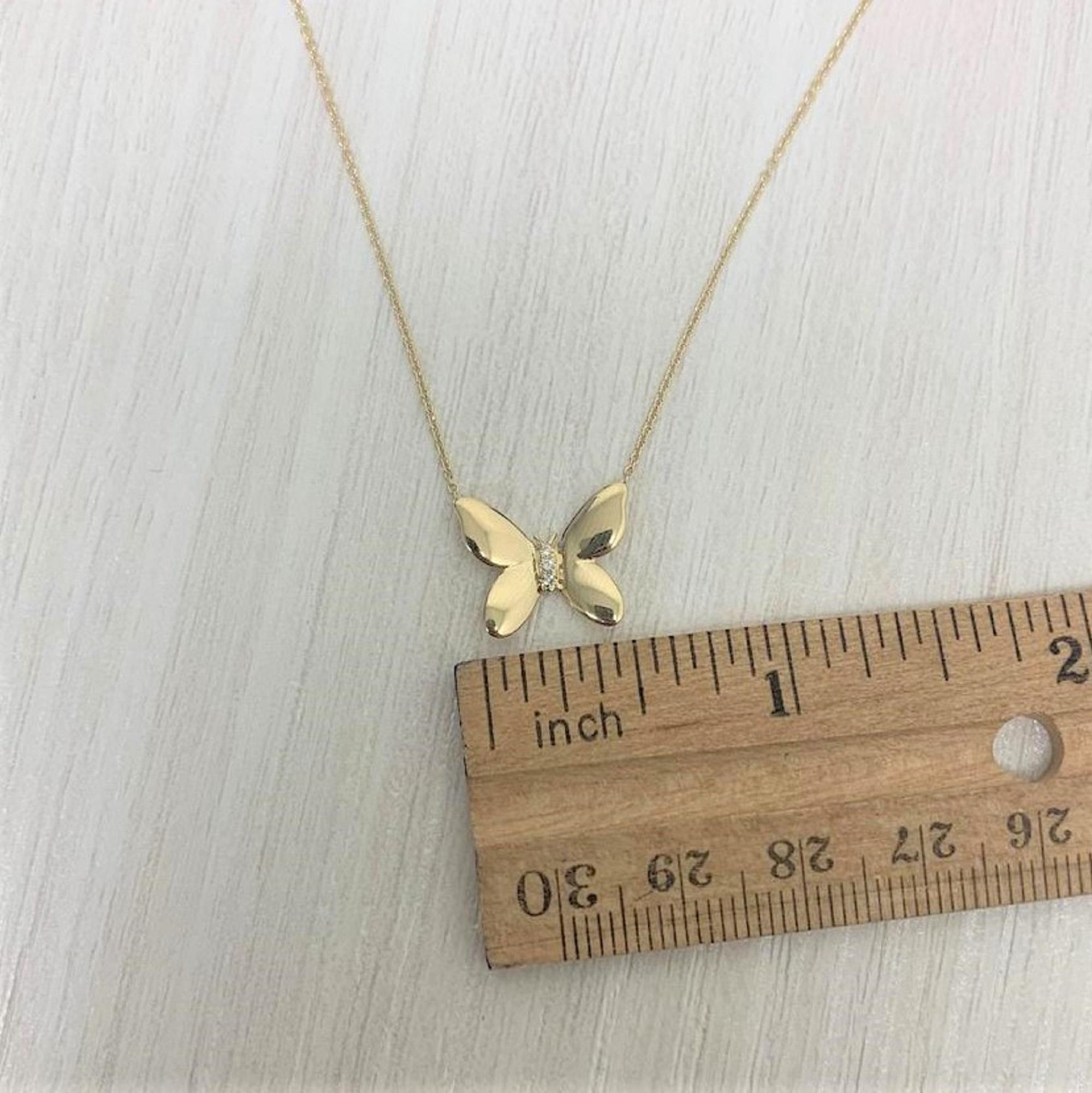 14 Karat Yellow Gold 0.02 Carat Diamond Butterfly Necklace For Sale 1
