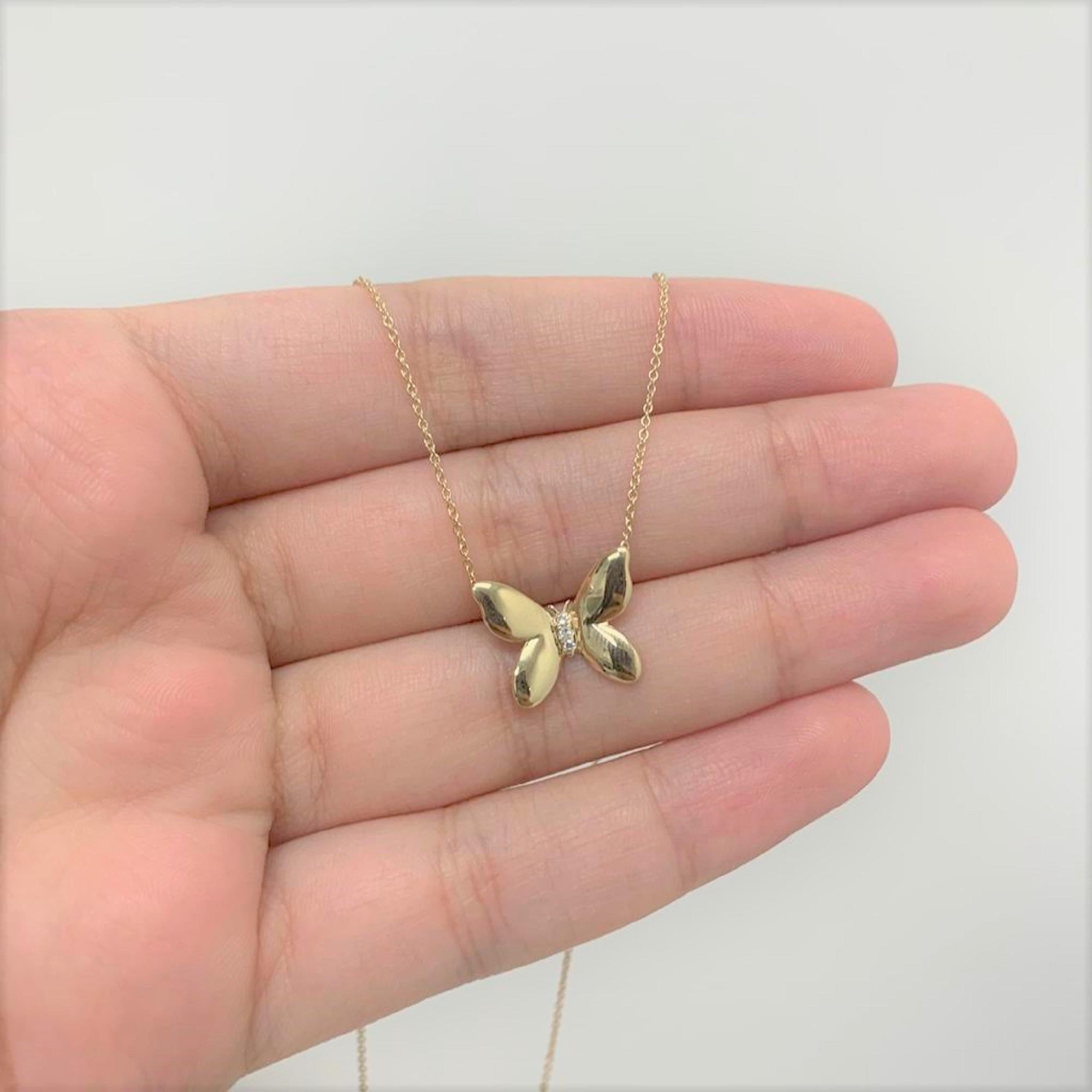 14 Karat Yellow Gold 0.02 Carat Diamond Butterfly Necklace For Sale 2