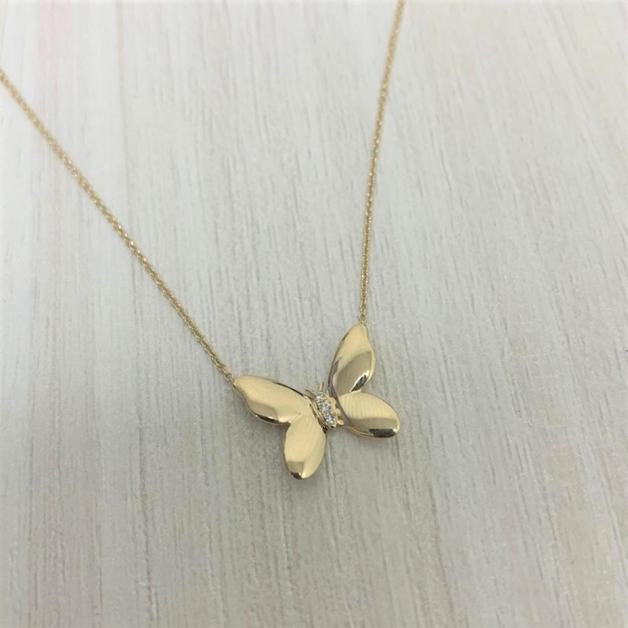 14 Karat Yellow Gold 0.02 Carat Diamond Butterfly Necklace For Sale 3