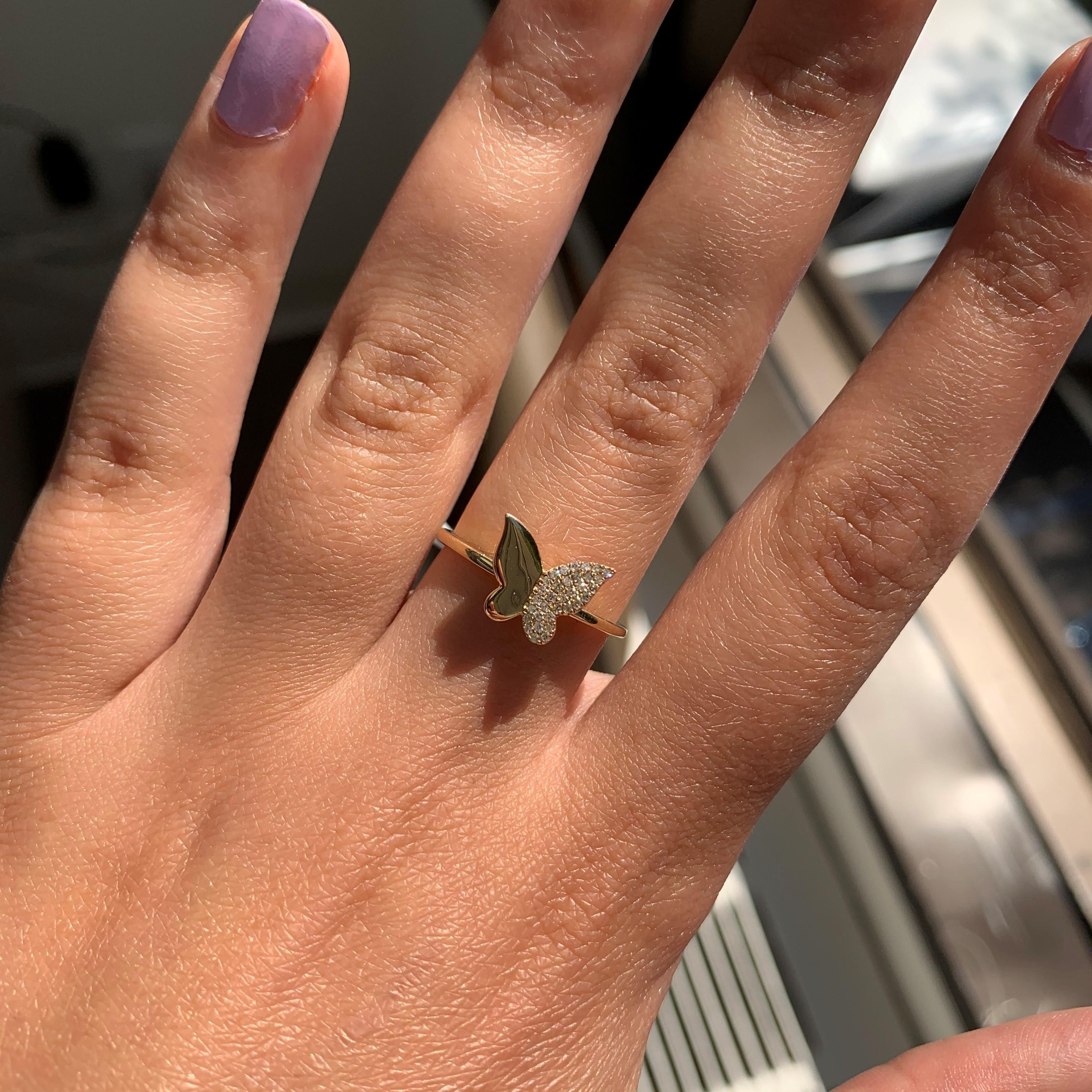 Round Cut 14 Karat Yellow Gold 0.08 Carat Diamond Butterfly Ring For Sale