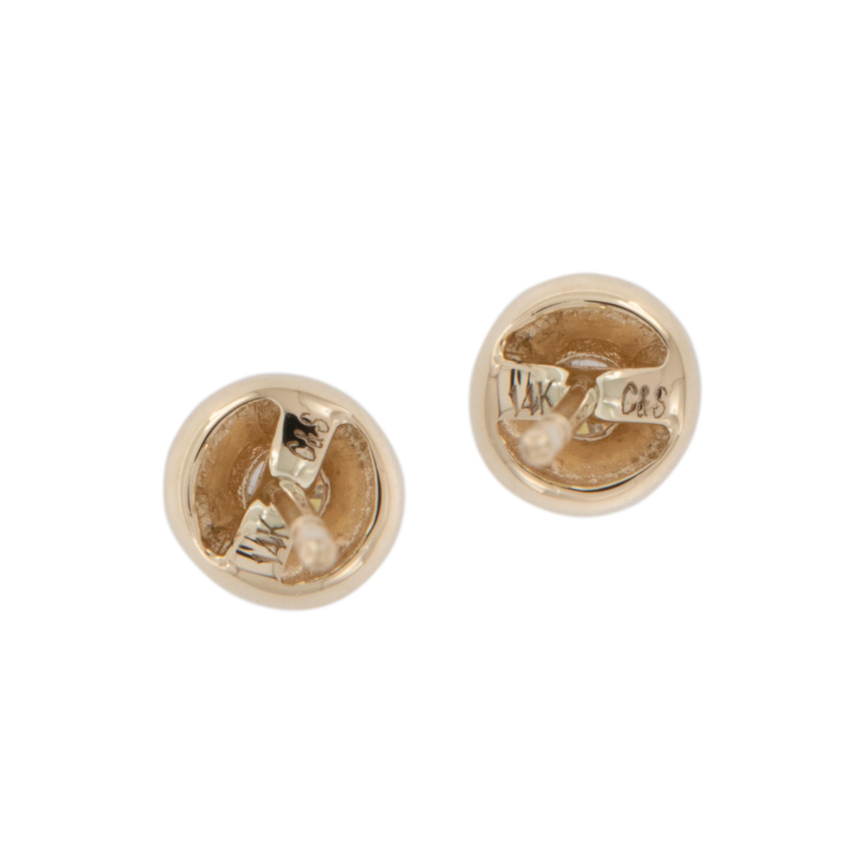 14 Karat Yellow Gold 0.10 Carat Diamond Bezel Stud Earrings  In New Condition For Sale In Troy, MI