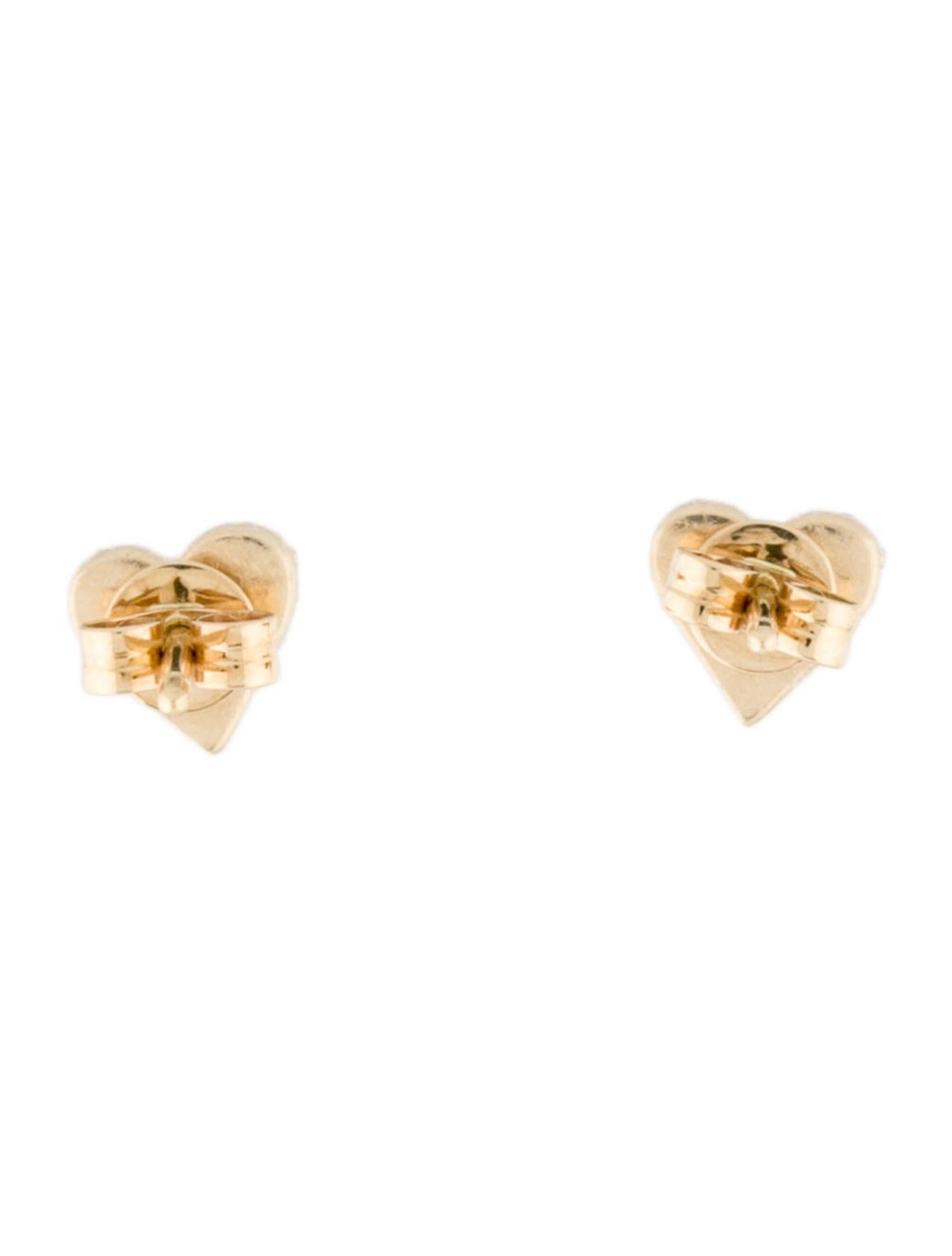 Round Cut 14 Karat Yellow Gold 0.10 Carat Diamond Heart Earrings For Sale