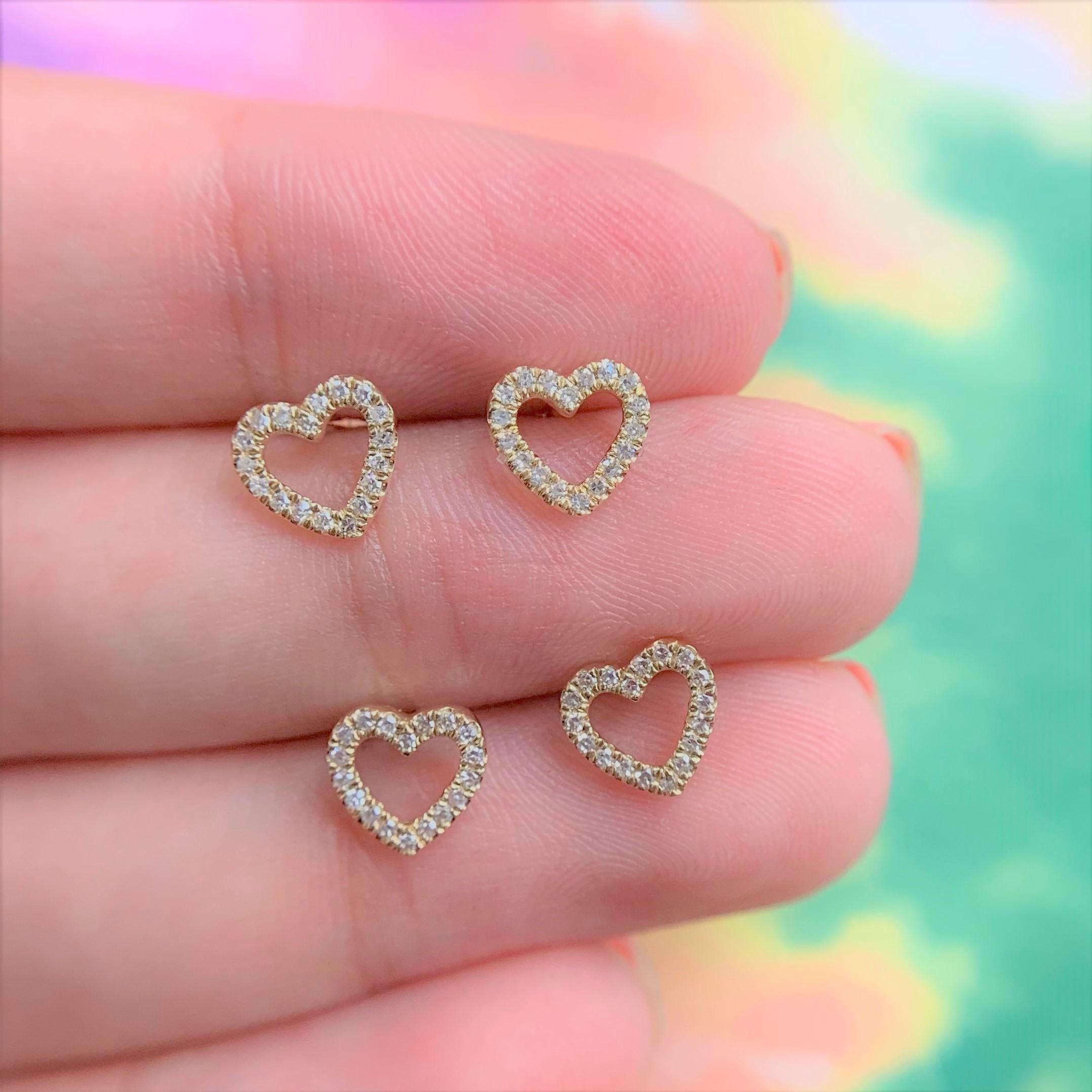 Round Cut 14 Karat Yellow Gold 0.10 Carat Diamond Open Heart Stud Earrings For Sale