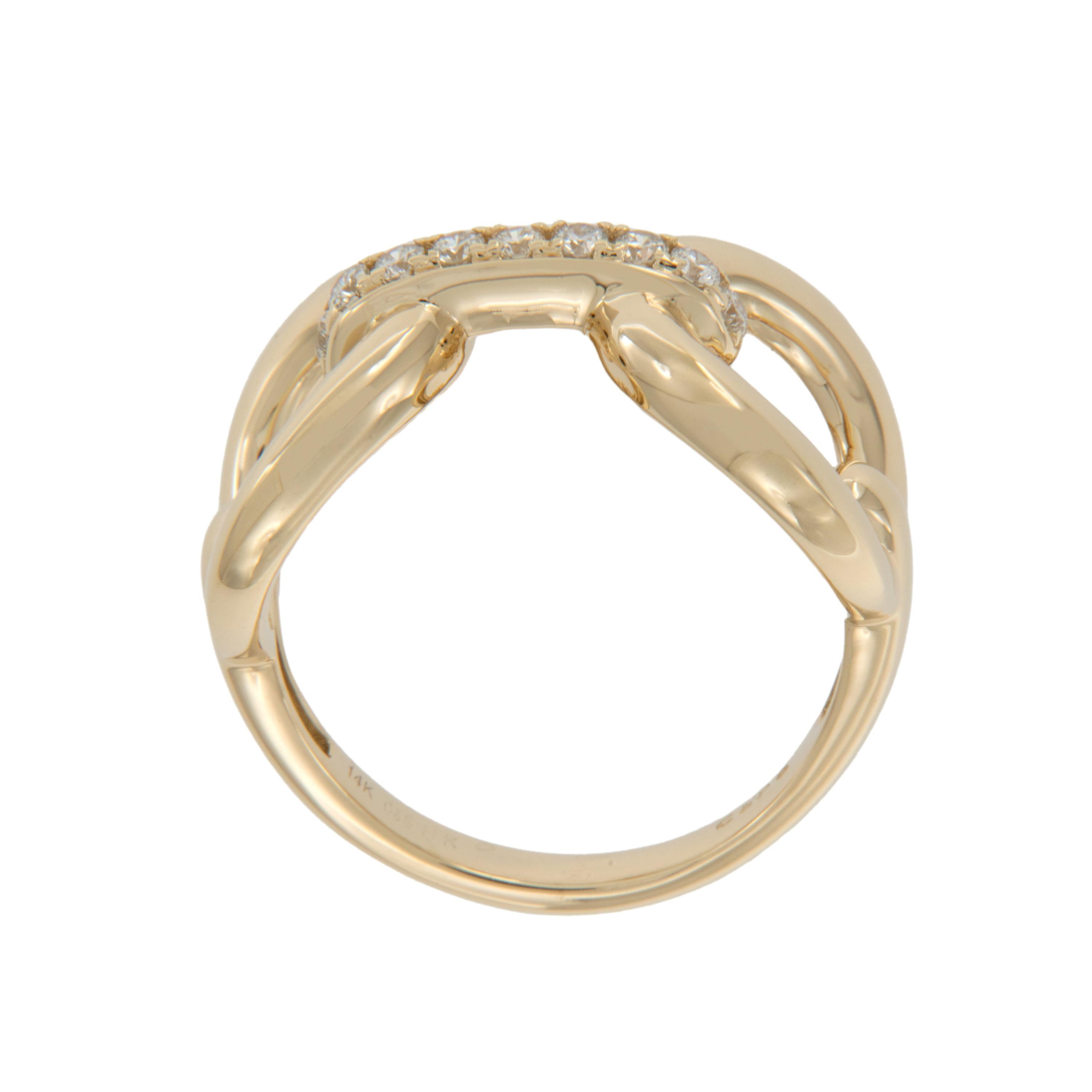 Round Cut 14 Karat Yellow Gold 0.20 Cttw Natural Diamond Stirrup Fashion Ring  For Sale