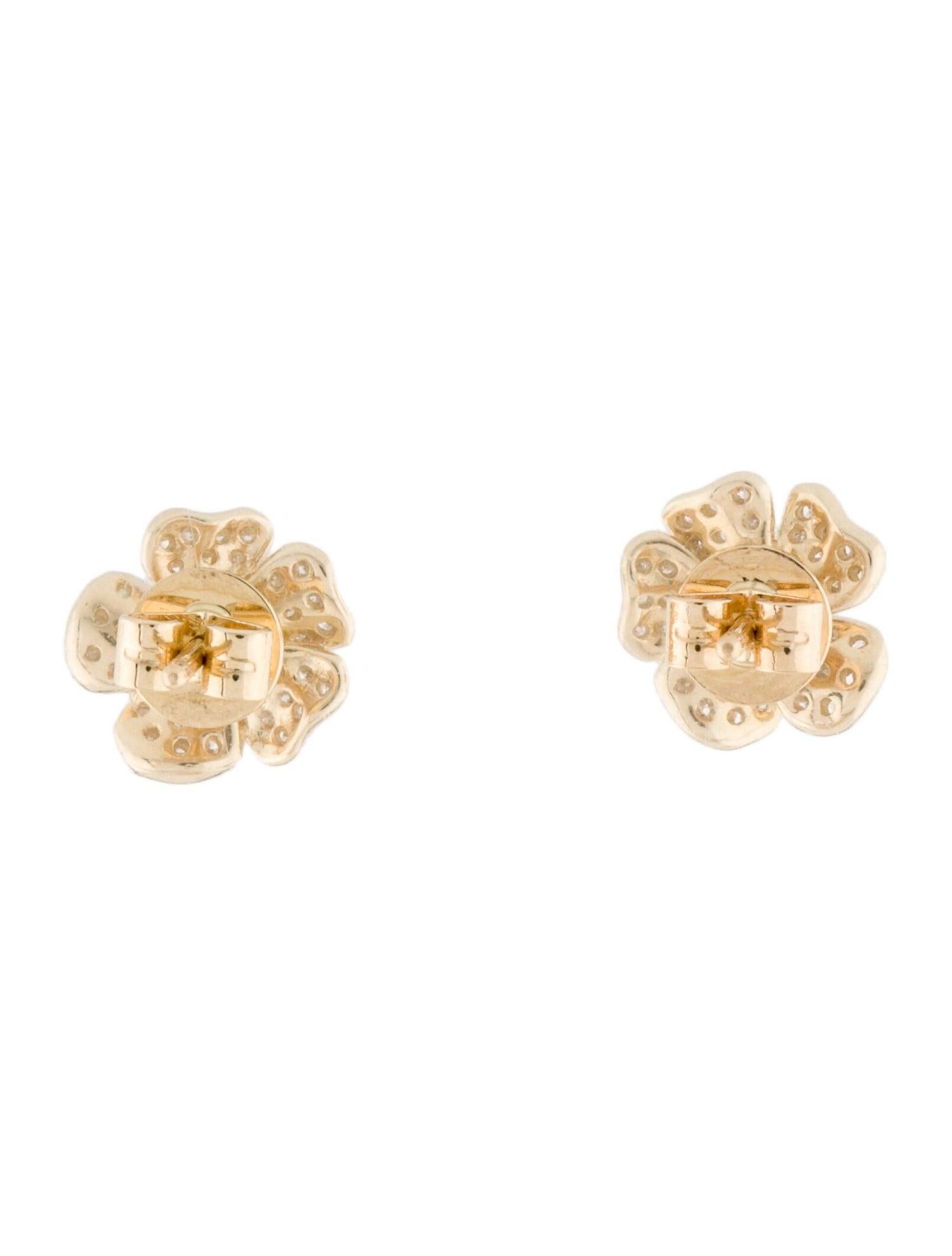 Clous d'oreilles fleur en or jaune 14 carats et diamants 0,34 carat Neuf - En vente à Great neck, NY