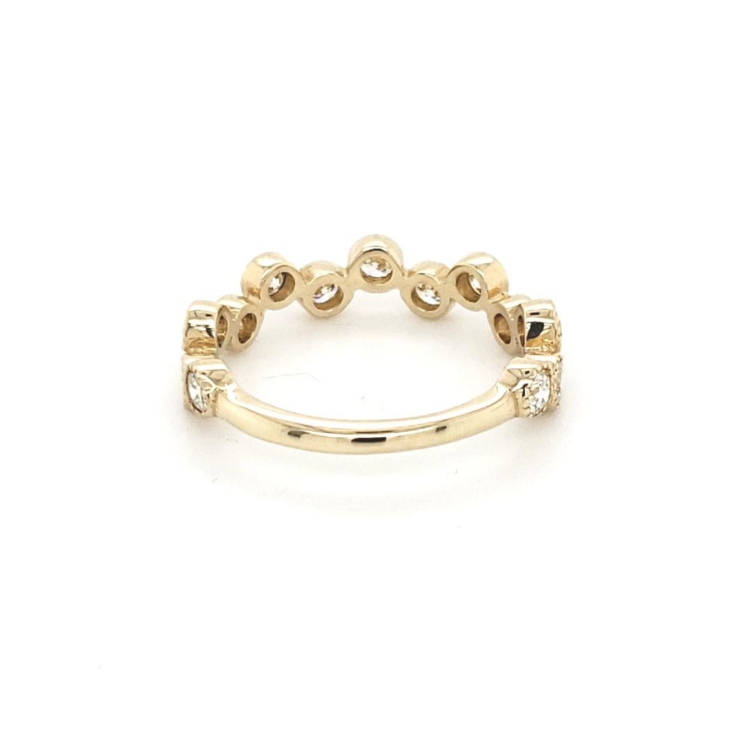 Modern 14 Karat Yellow Gold 0.95 Carat Natural Diamond Stackable Ring Size 6.5 For Sale