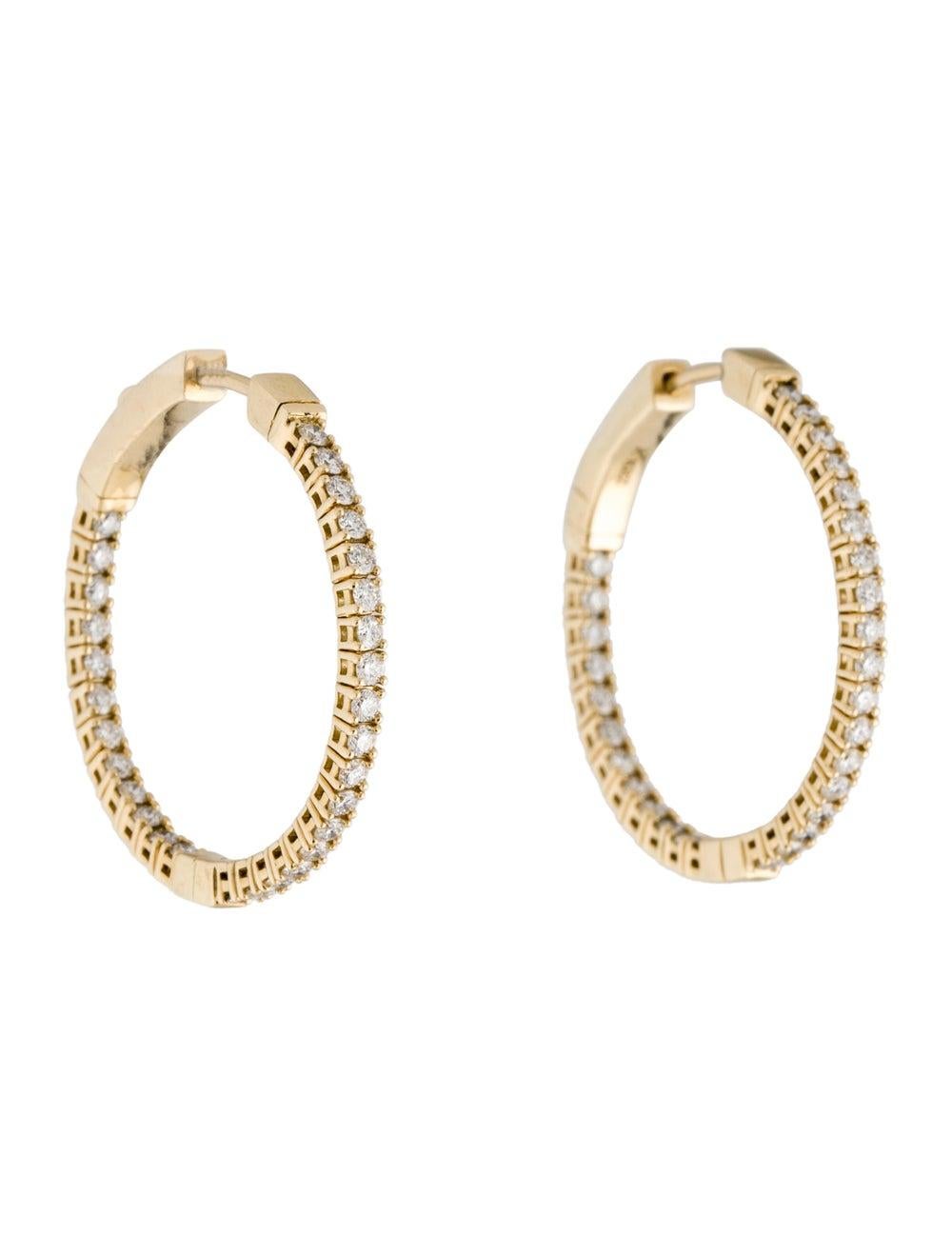 14 Karat Yellow Gold 1.09 Carat Diamond Flexible Hoop Earrings In New Condition For Sale In Great neck, NY
