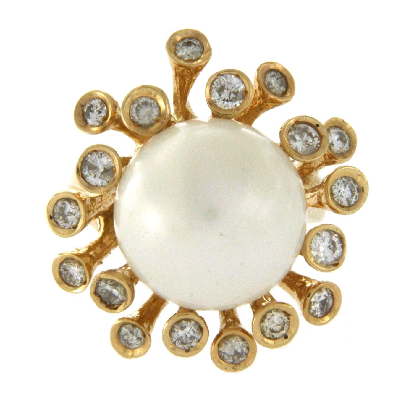 14 Karat Yellow Gold 1.10 Carat Diamonds South Sea Pearl Cocktail Ring In New Condition For Sale In Los Angeles, CA