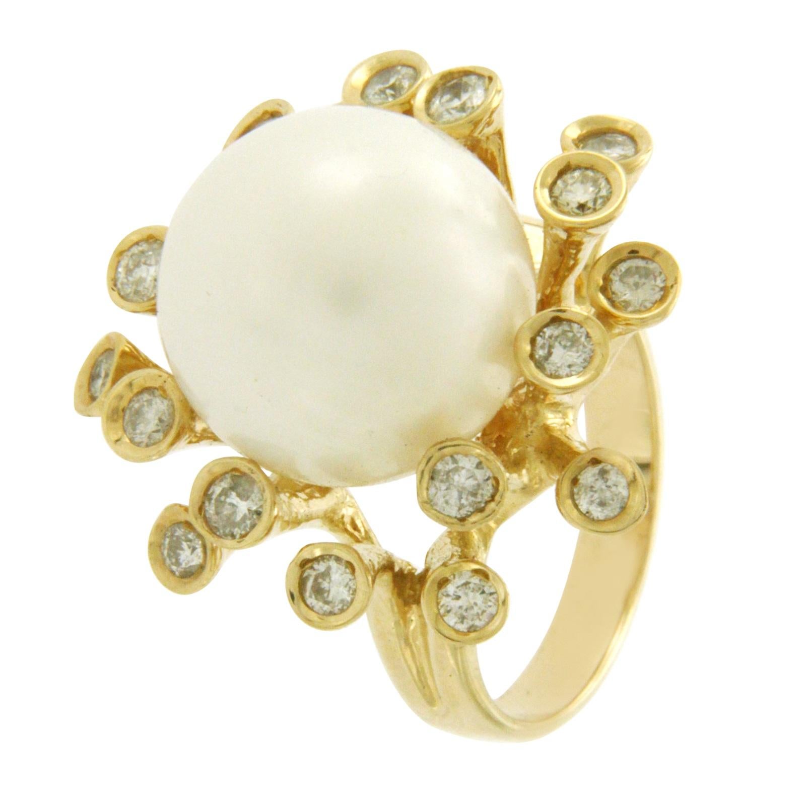 14 Karat Yellow Gold 1.10 Carat Diamonds South Sea Pearl Cocktail Ring For Sale