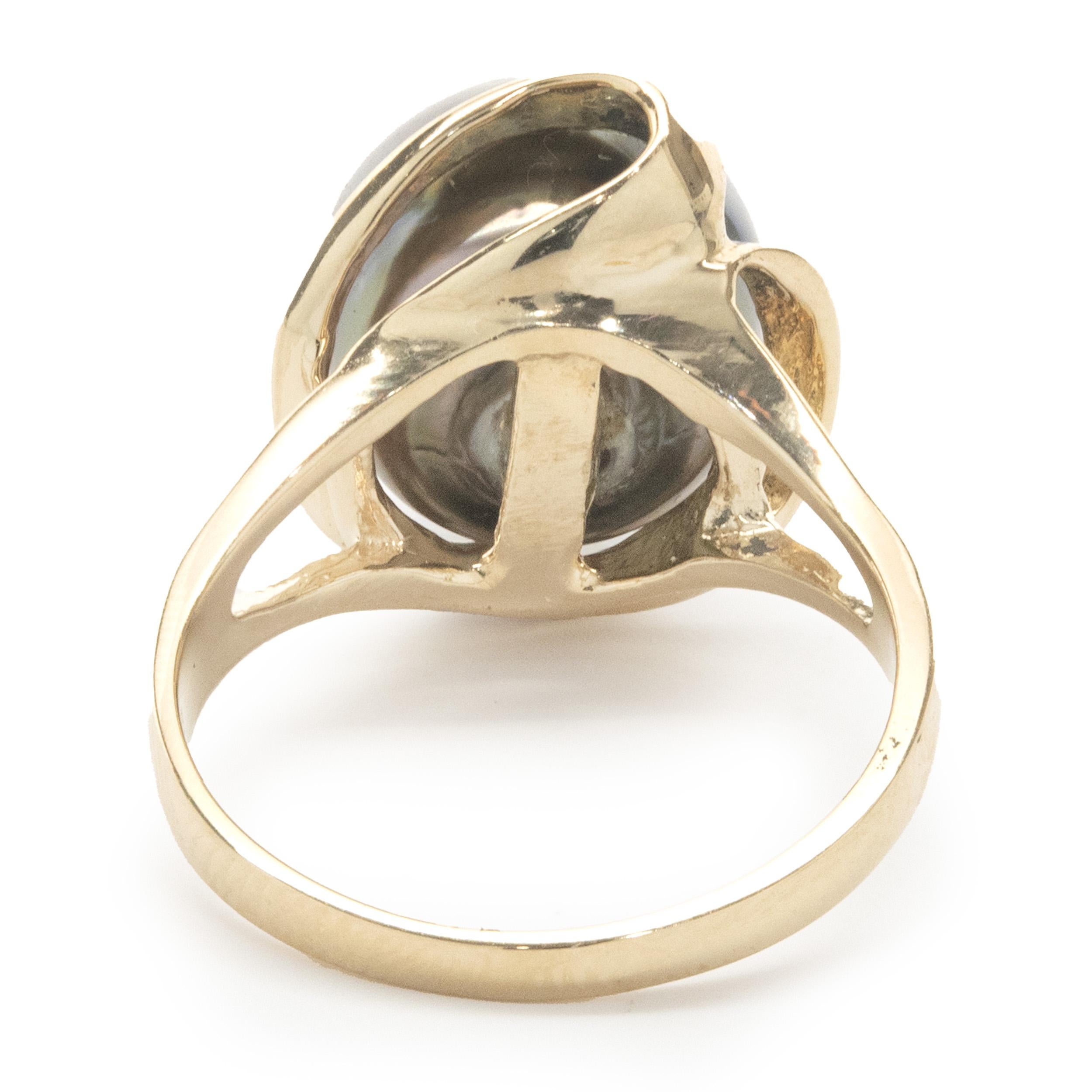 14 Karat Yellow Gold Tahitian Pearl Swirl Ring In Excellent Condition For Sale In Scottsdale, AZ