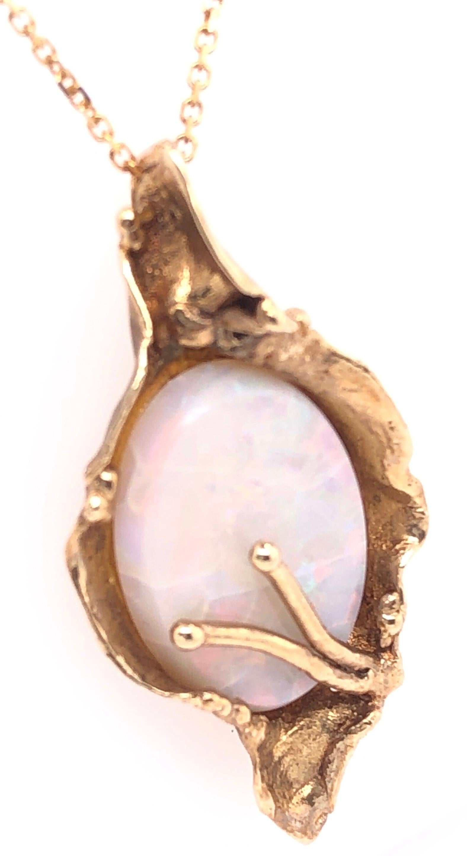 Oval Cut 14 Karat Yellow Gold Necklace with Freeform Oval Opal and Gold Pendant For Sale