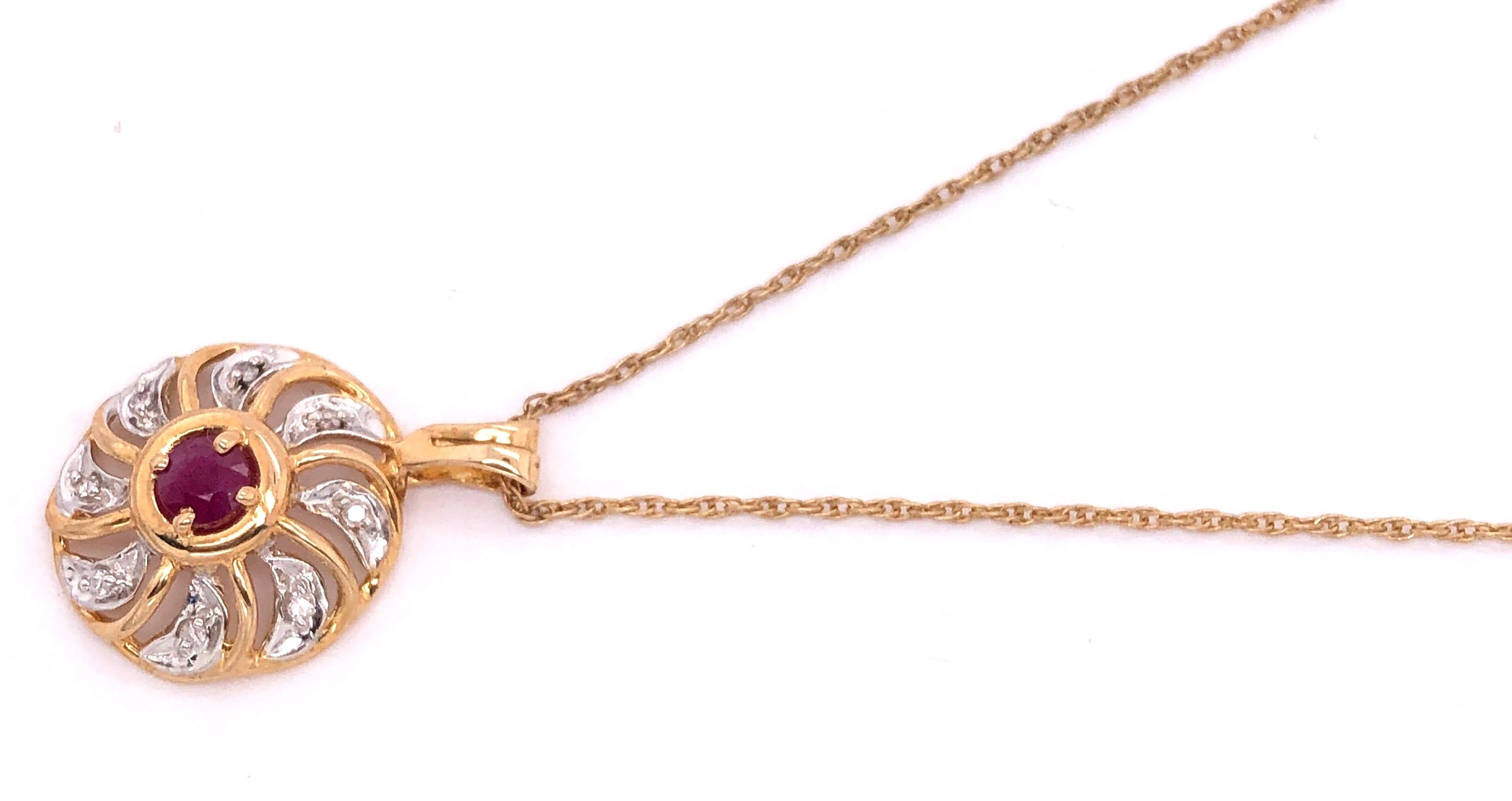 Collier en or jaune 14 carats avec pendentif en grenat et diamant (0,08 ct. pt.) Bon état - En vente à Manhasset, NY