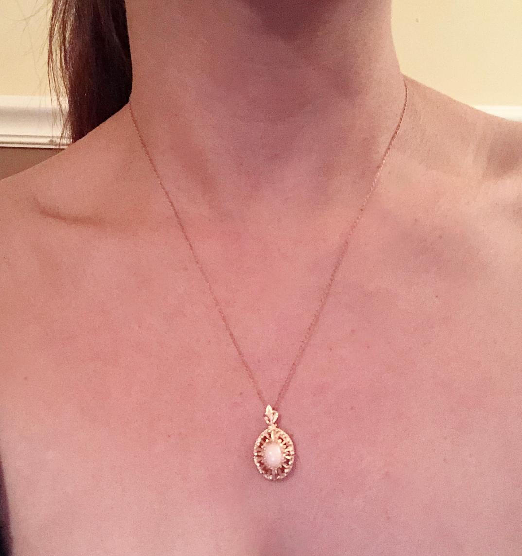 14 Karat Yellow Gold Necklace with Pendant In Good Condition For Sale In Stamford, CT