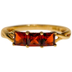 14 Karat Yellow Gold 2 Carat Red Garnet Three-Stone Ring Band Ring 14 Karat Yellow Gold 2 Carat Red Garnet Three-Stone Ring Band Ring