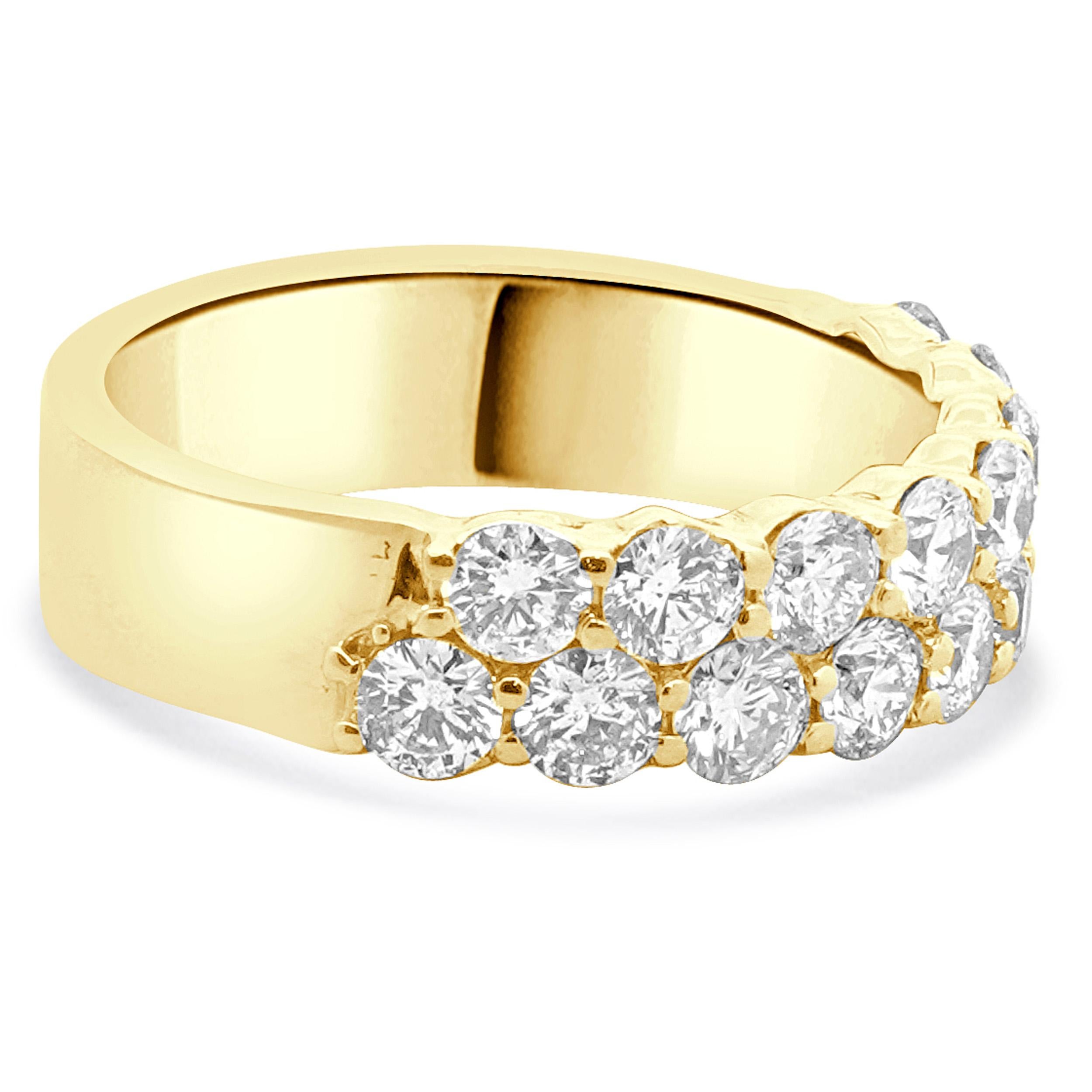14 Karat Yellow Gold 2 Row Diamond Band In condizioni ottime in vendita a Scottsdale, AZ