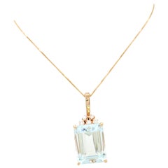14 Karat Yellow Gold 21 Carat Aquamarine and Diamond Pendant Necklace 12.2 Grams
