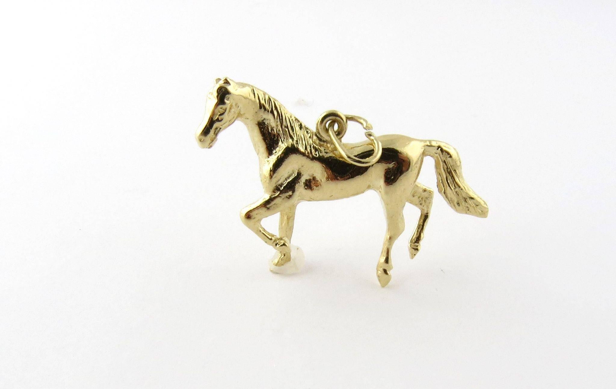 14 Karat Yellow Gold 3-D Horse Pendant In Excellent Condition In Washington Depot, CT
