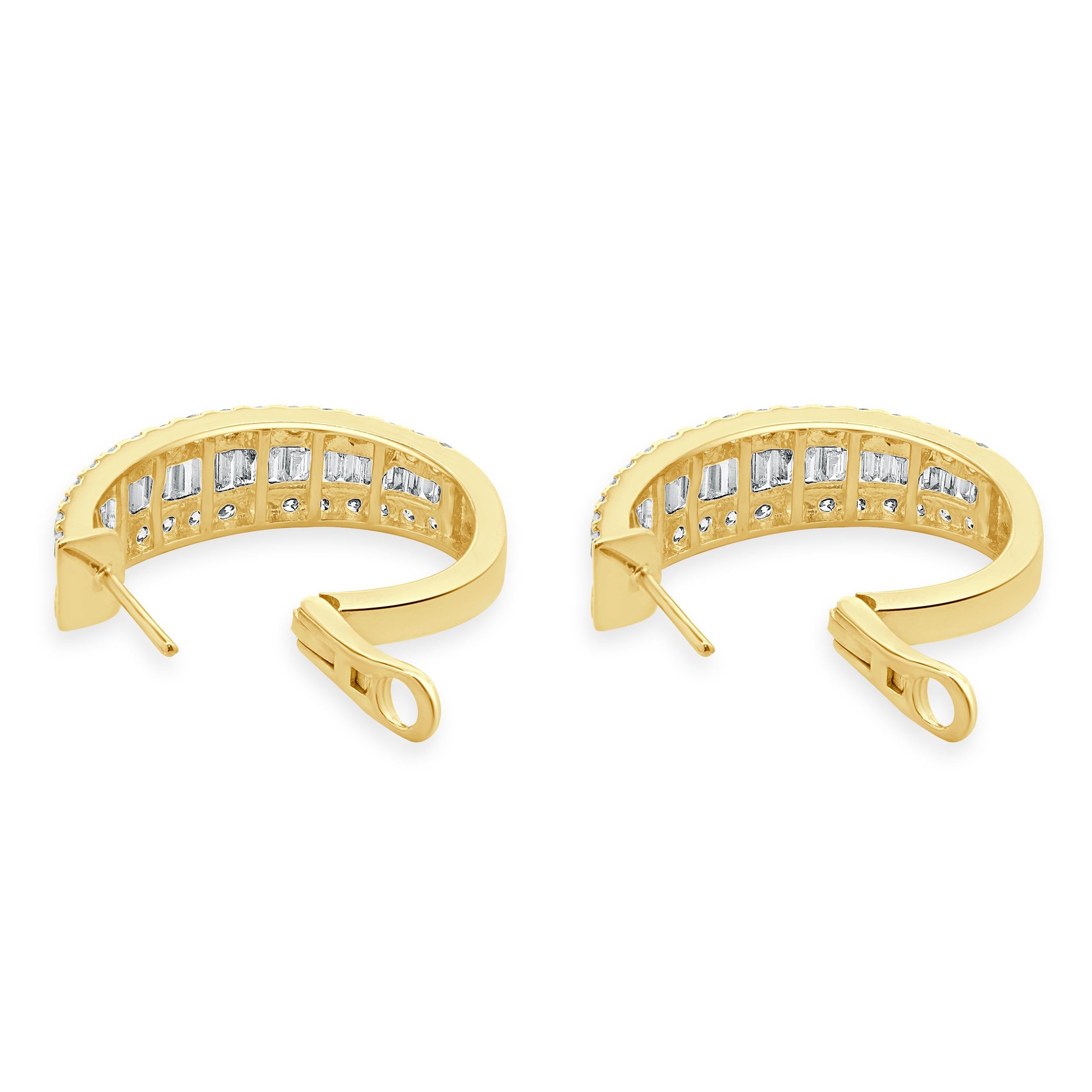18 Karat Yellow Gold 30MM Round and Baguette Diamond Hoop Earrings In Excellent Condition For Sale In Scottsdale, AZ