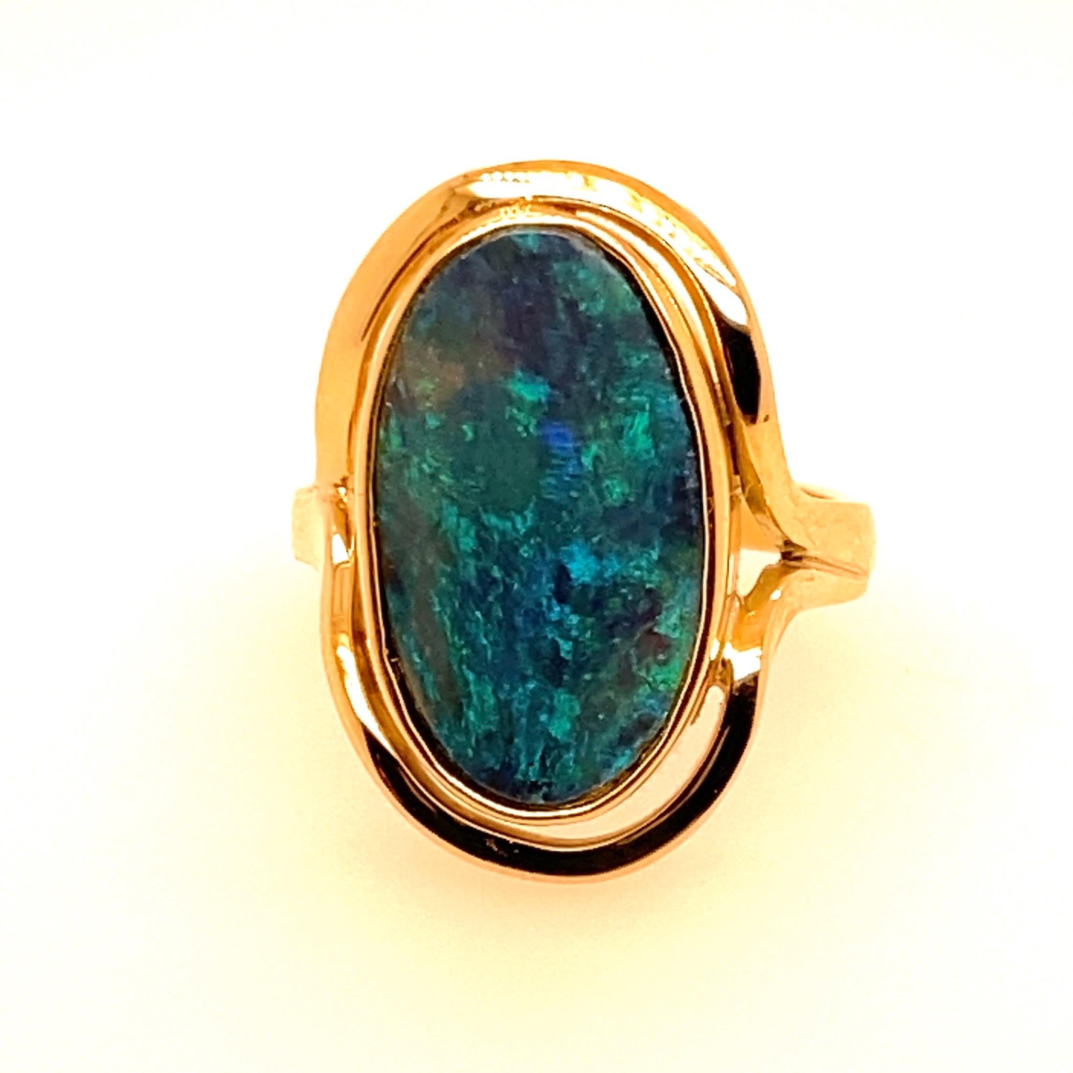 Cabochon 14 Karat Yellow Gold 3.60 Carat Australian Black Opal Cocktail Ring For Sale