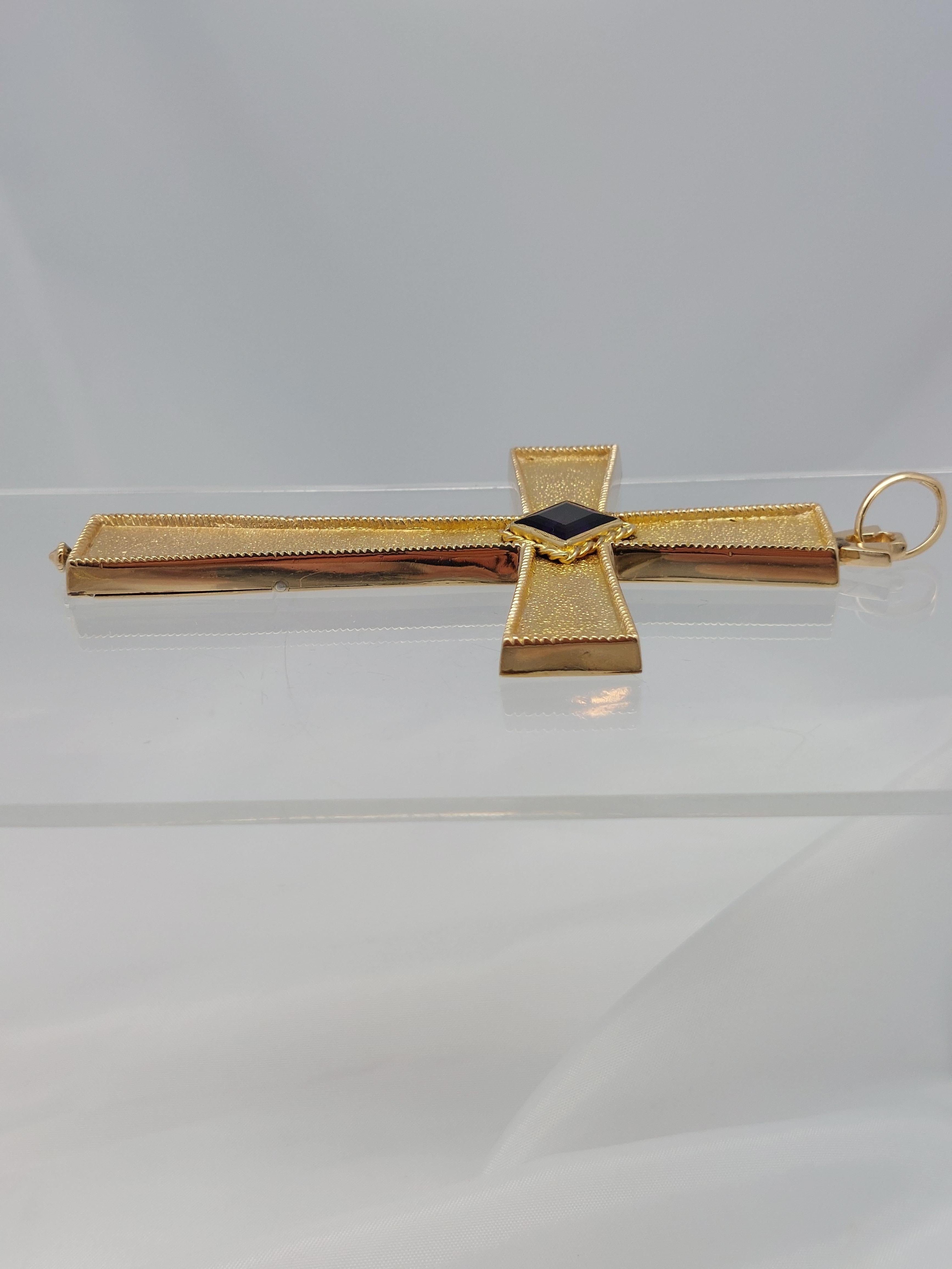 Pendentif croix en or jaune 14 carats avec améthyste et compartiment caché en vente 5