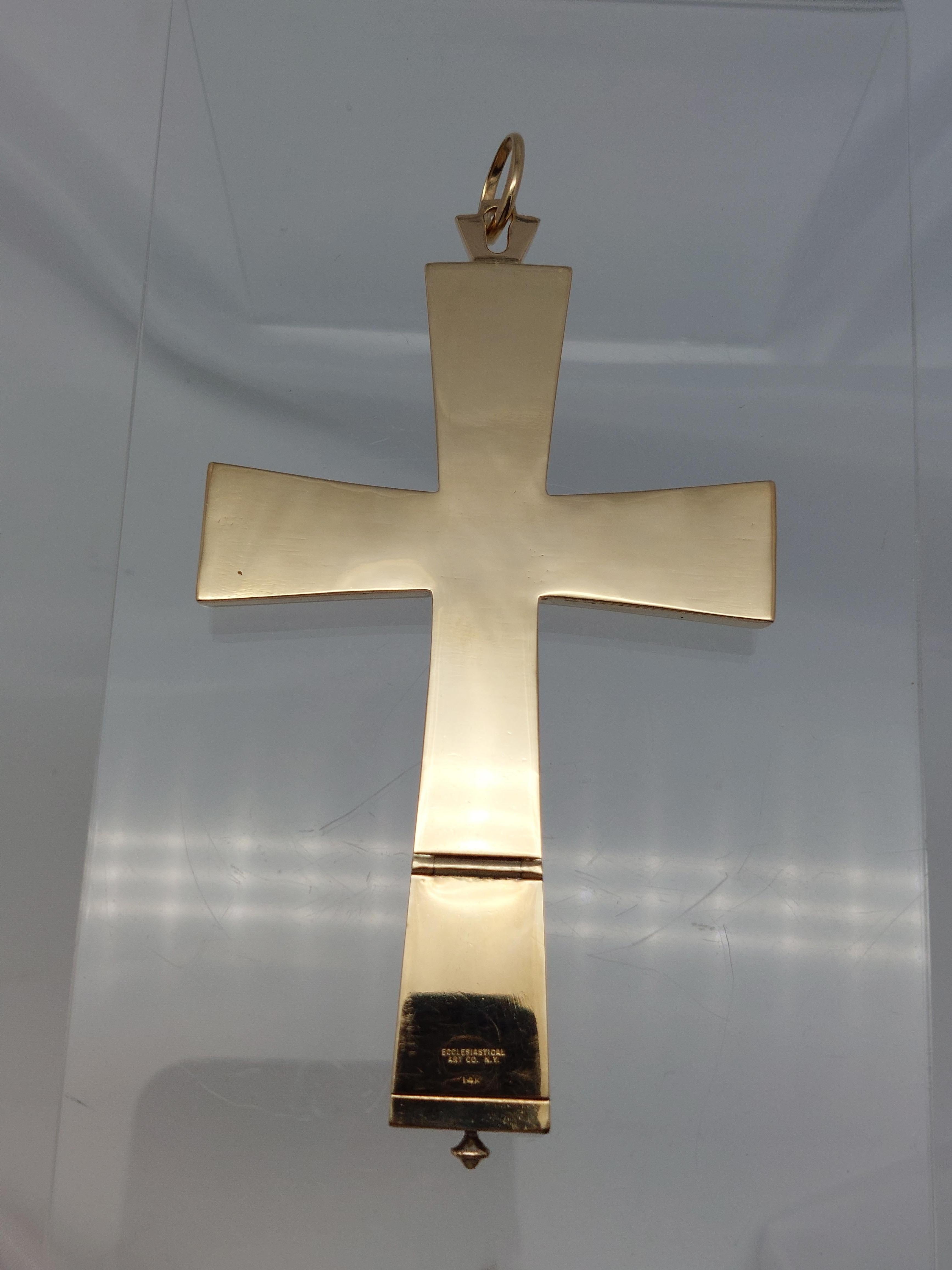 Pendentif croix en or jaune 14 carats avec améthyste et compartiment caché en vente 2