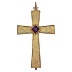 Ciondolo con croce di ametista in oro giallo 14 carati da 4 1/2" con scomparto nascosto