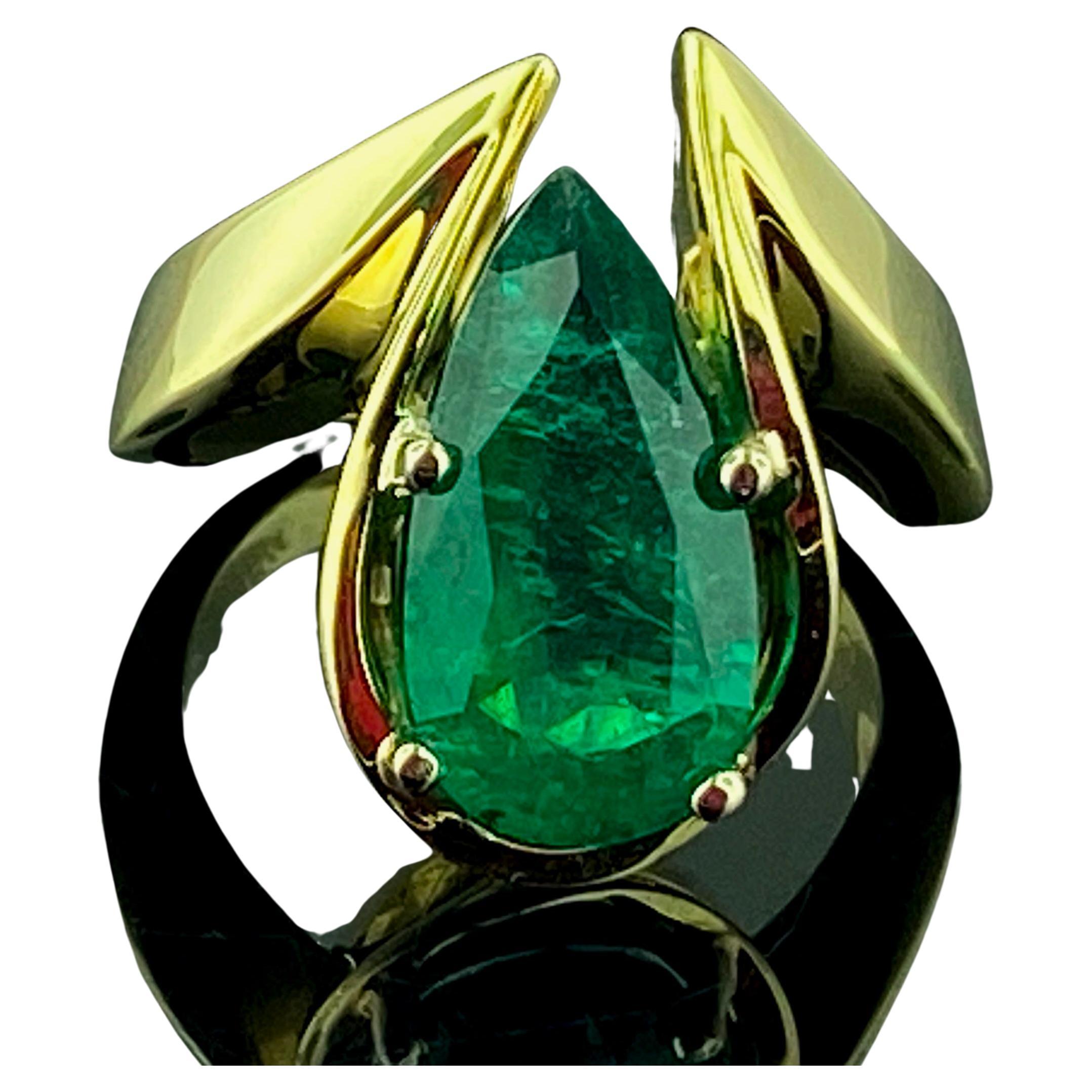 14 Karat Yellow Gold 4.20 Carat Pear Shaped Emerald Ring
