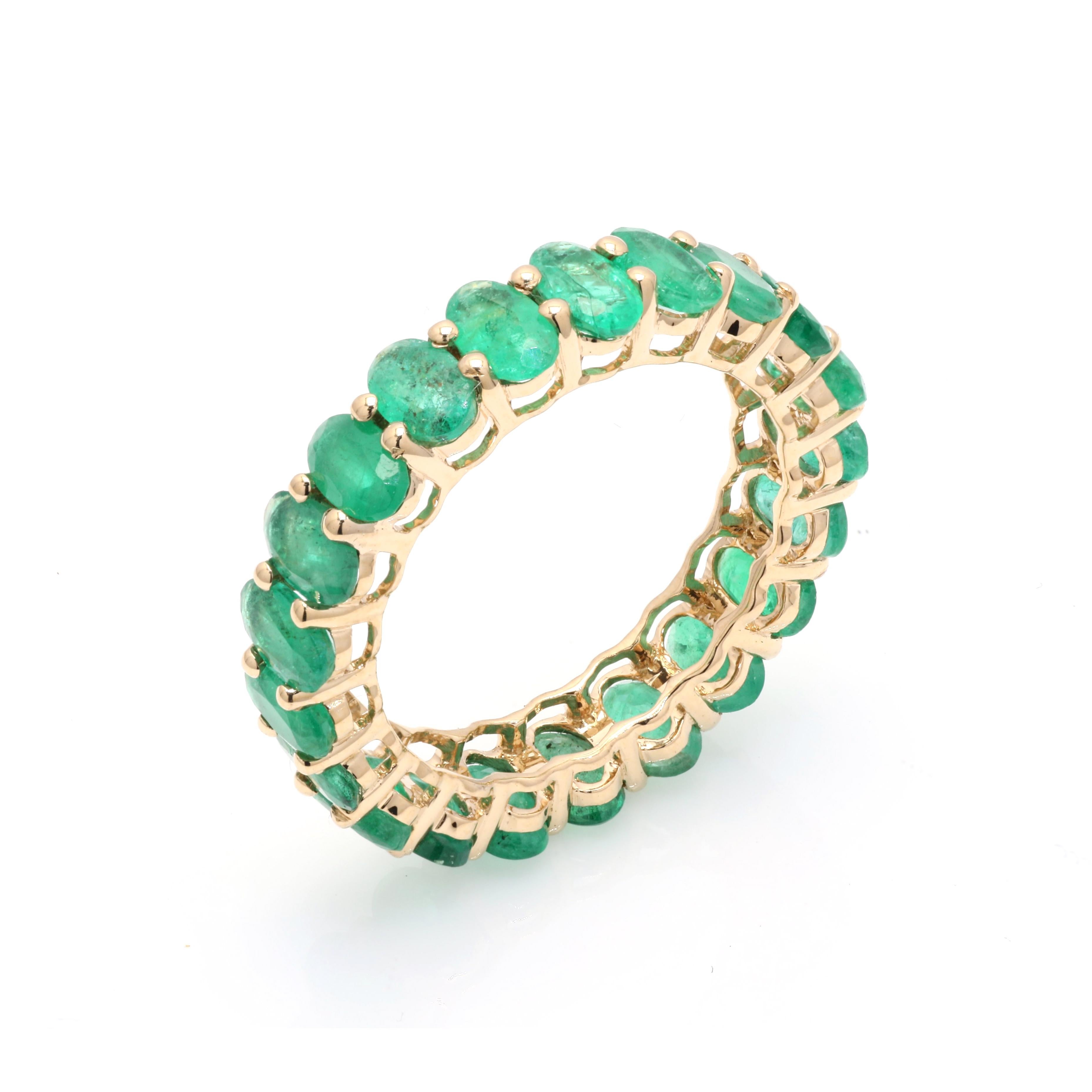 For Sale:  14 Karat Yellow Gold 4.63 ct Oval Cut Emerald Gemstone Eternity Band Ring 2