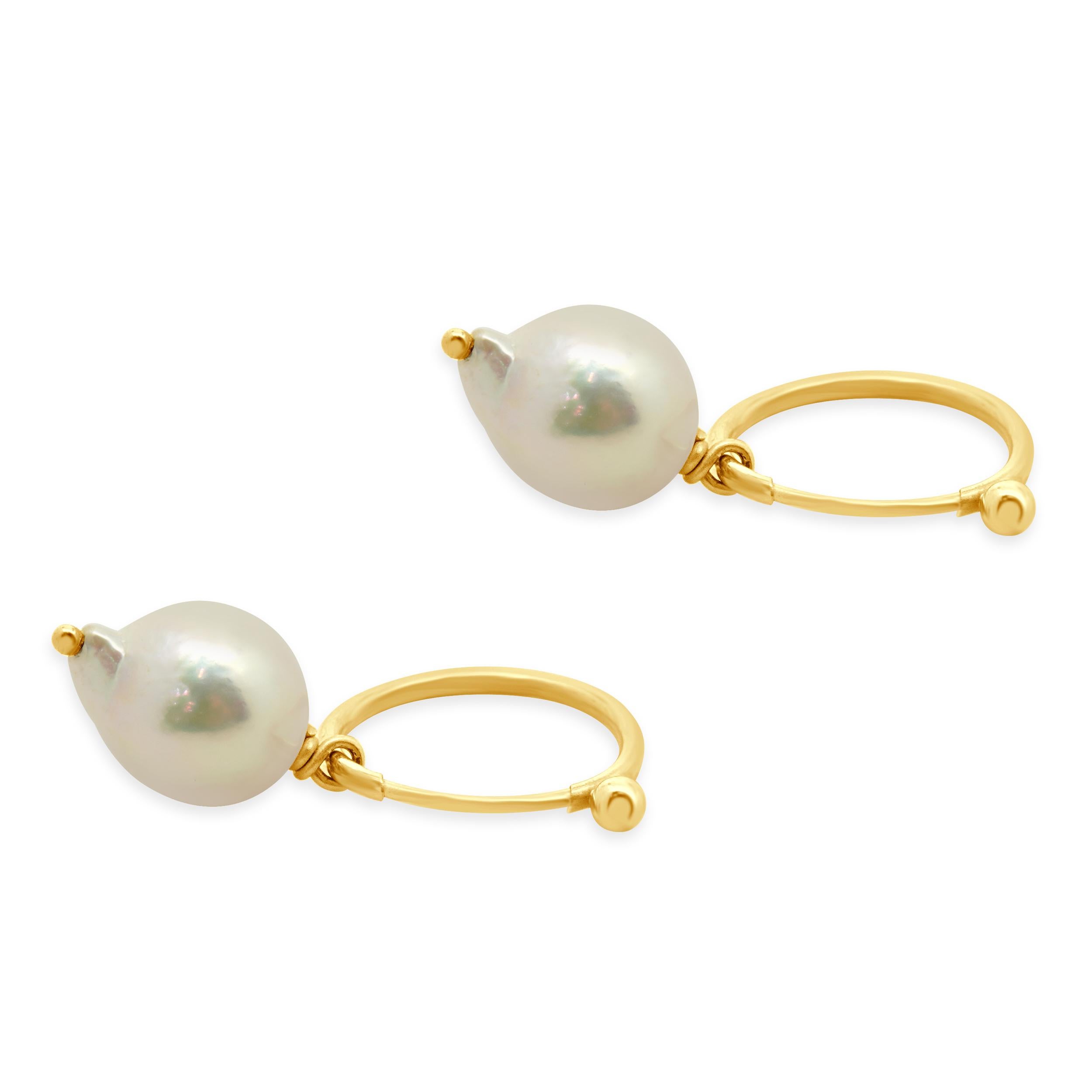 14 Karat Yellow Gold 6Freshwater Pearl Hoop Earrings In condizioni ottime in vendita a Scottsdale, AZ
